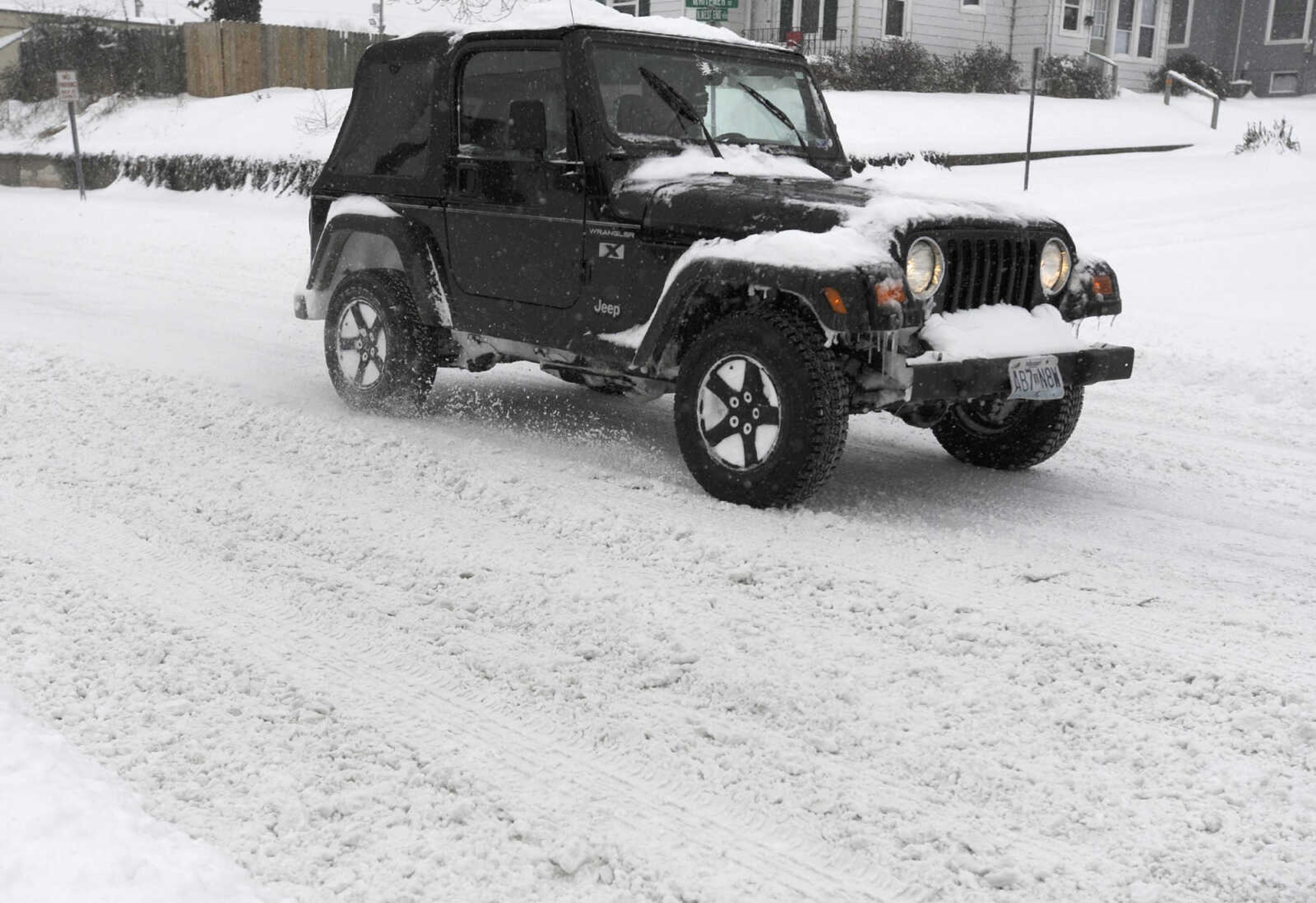 LAURA SIMON ~ lsimon@semissourian.com

A motorist travels north on West End Boulevard Monday morning, Feb. 16, 2015, in Cape Girardeau.