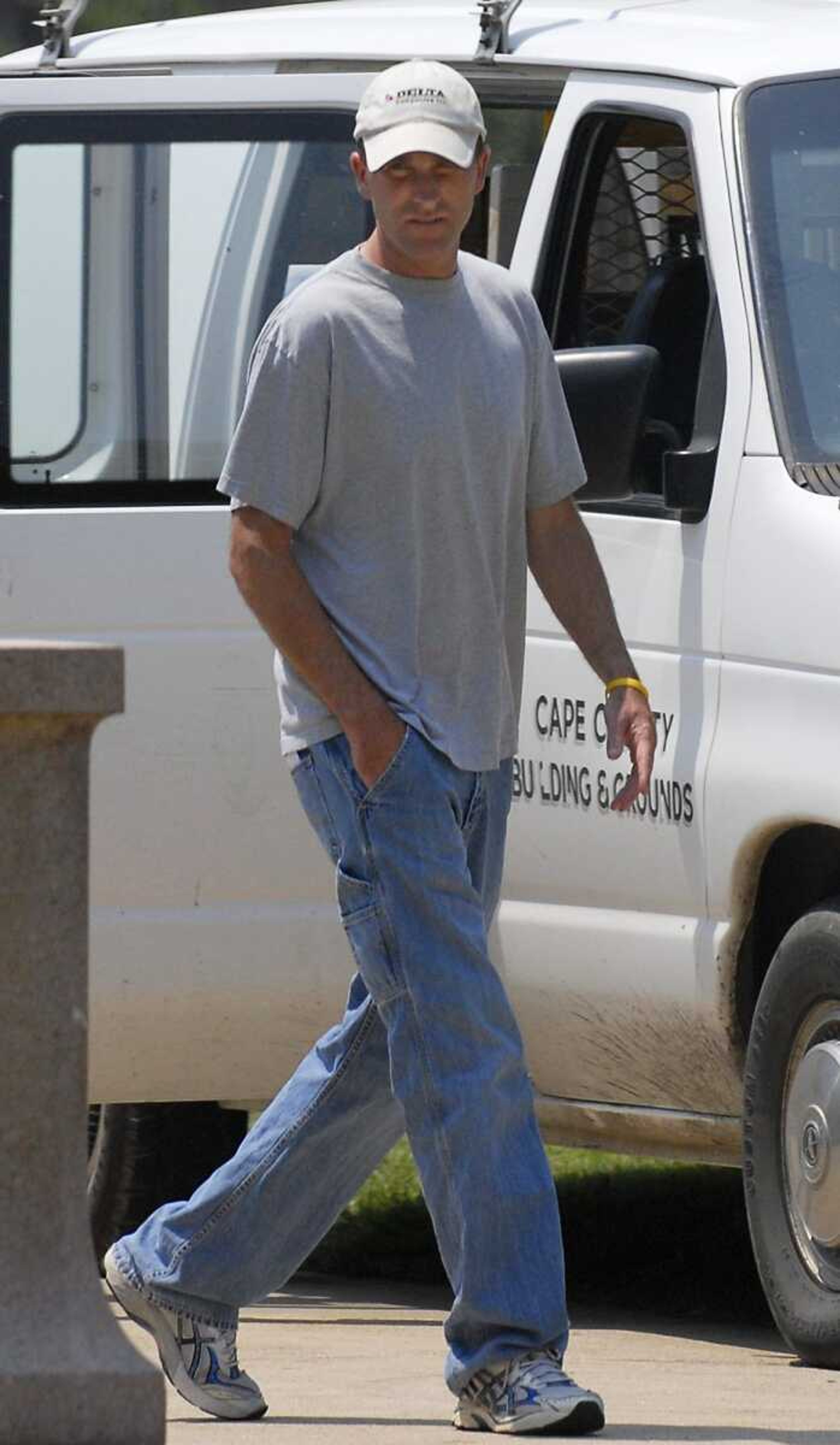 Clay Waller walks into the Common Pleas Courthouse before a custody hearing June 7 in Cape Girardeau. (Kristin Eberts)