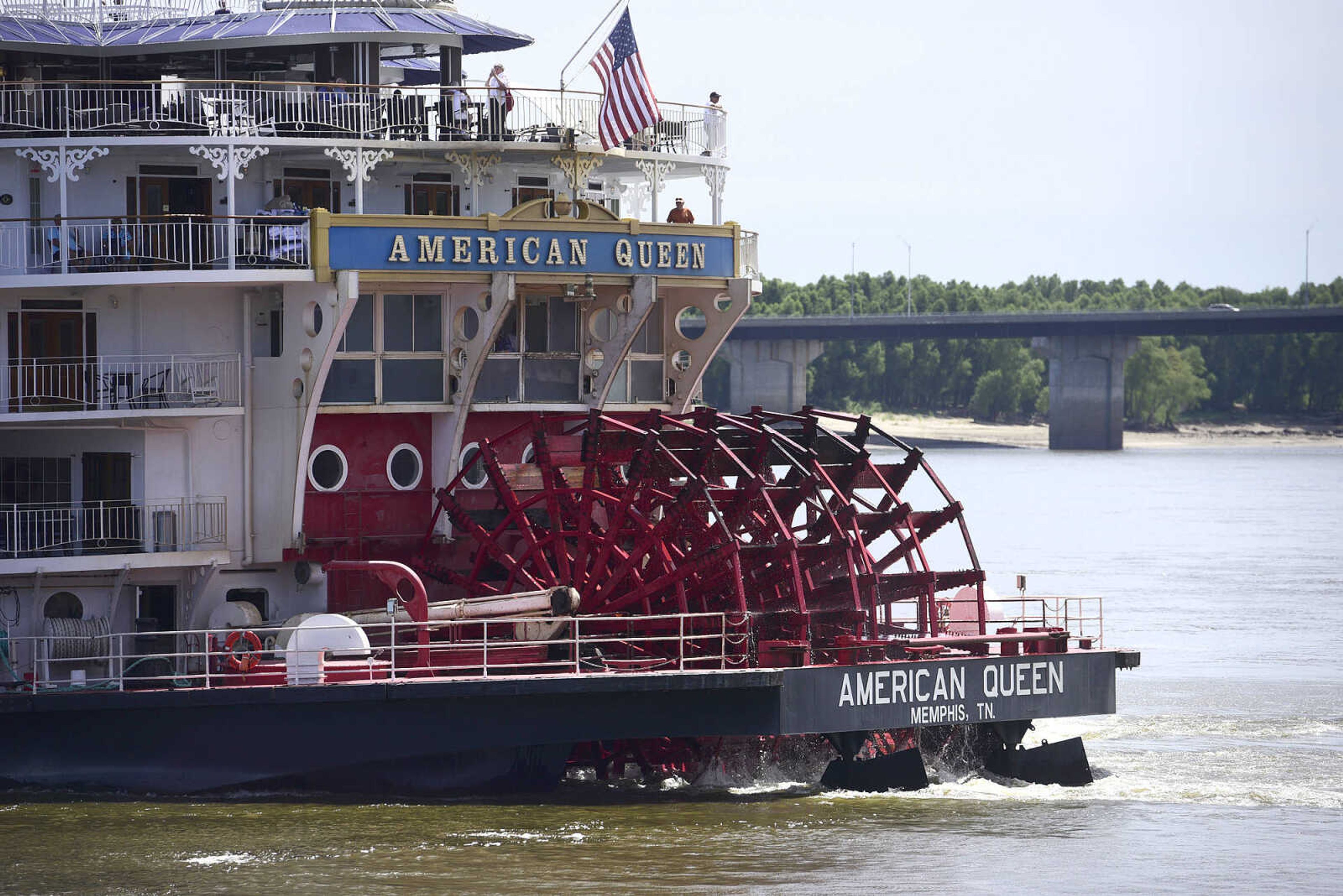 The American Queen turns around to head south on the Mississippi River on Wednesday, Aug. 23, 2017, in downtown Cape Girardeau.