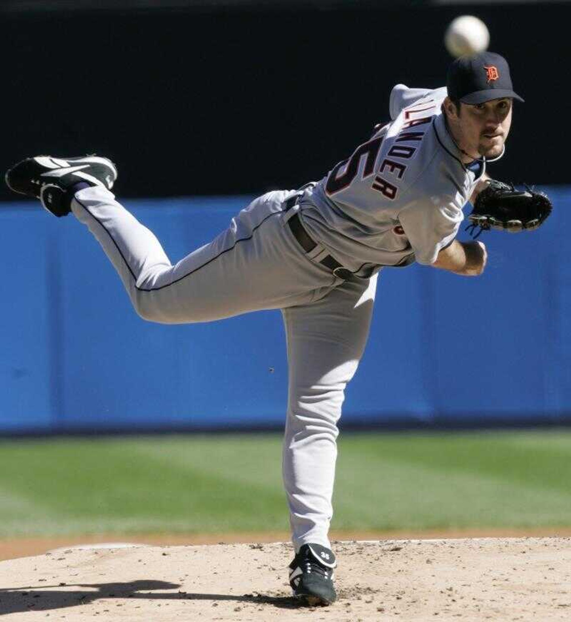 TheTigers' Justin Verlander delivered a ptich against the New York Yankees during their  American League Division Series ilast month. Verlander took home the AL Rookie of the Year award Monday,