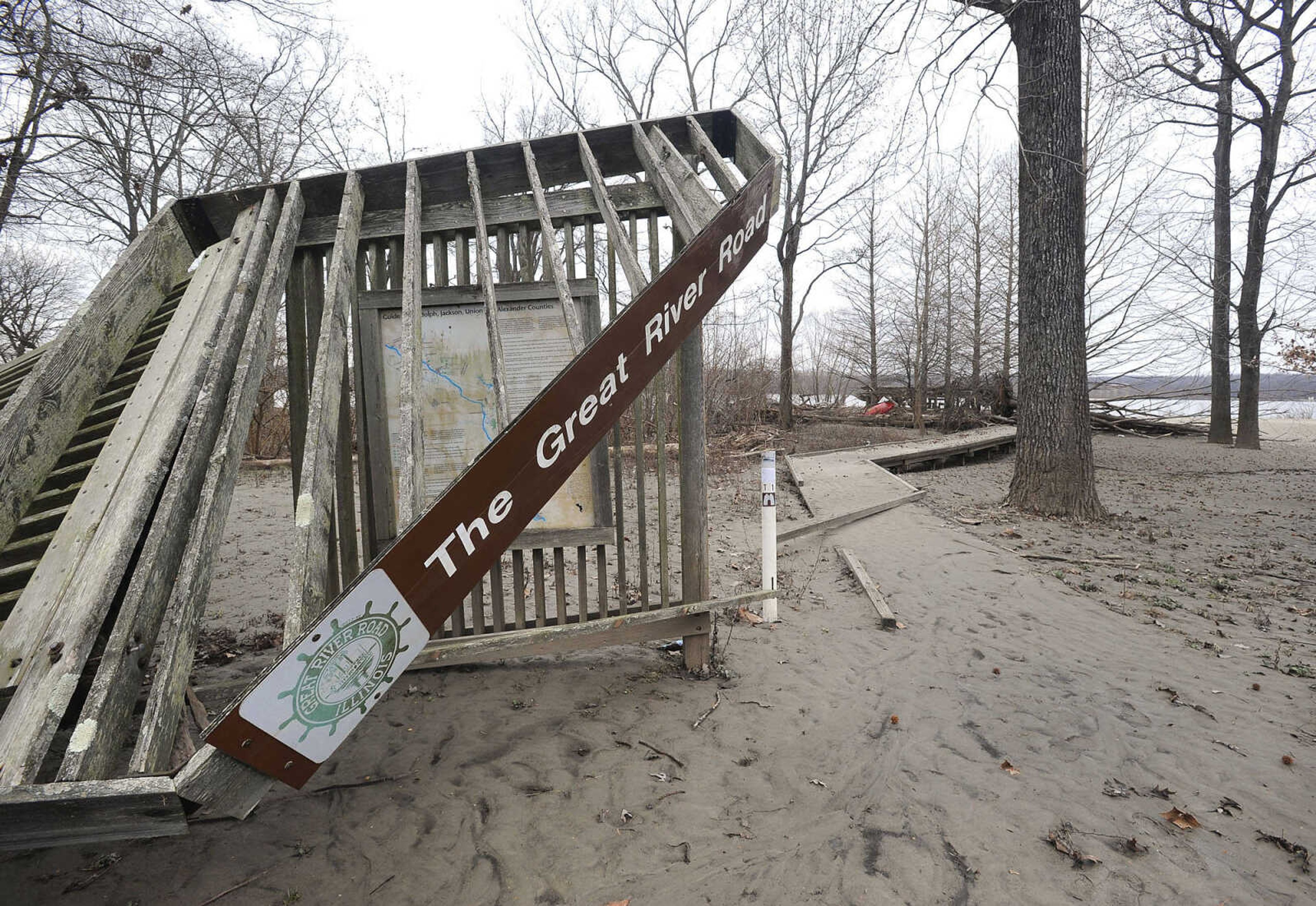 FRED LYNCH ~ flynch@semissourian.com
The Mississippi River flooding damaged the historic marker next to the boardwalk at Thebes, Illinois as seen Jan. 16, 2016 along Highway 3 in Alexander County.