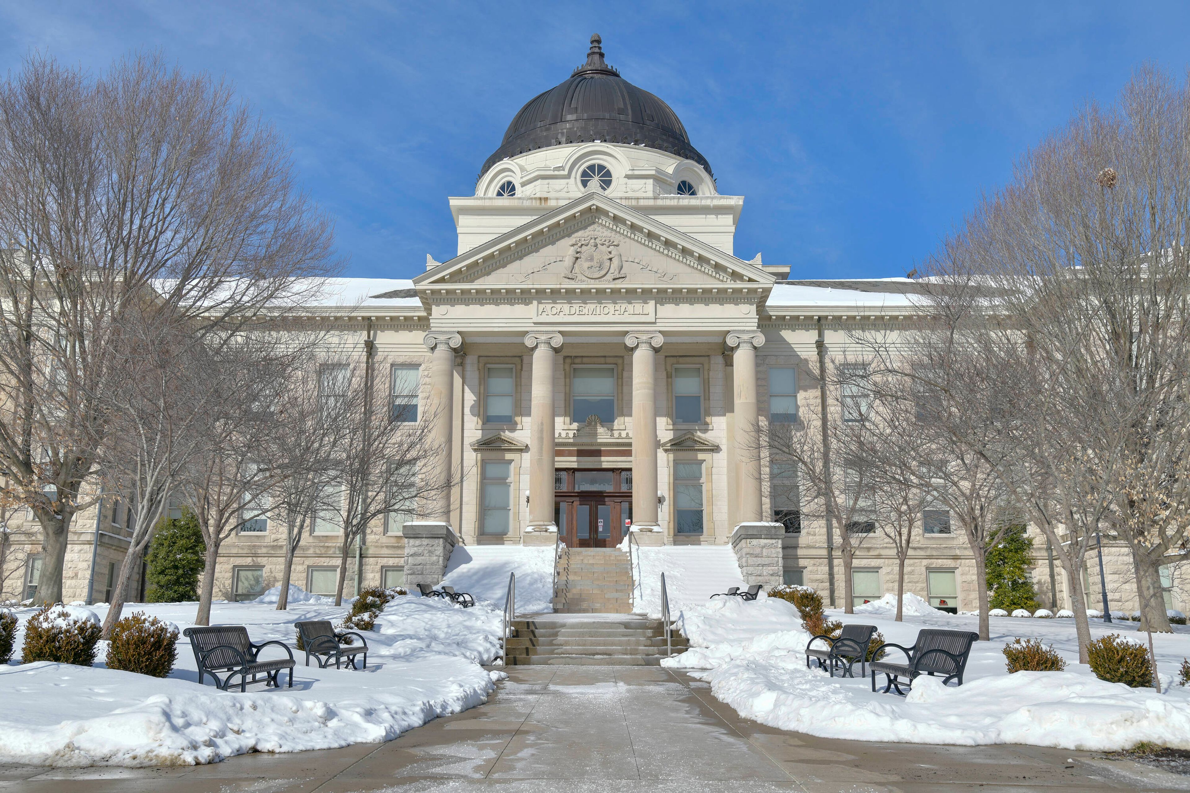 Inquisitive raccoon zaps SEMO grid; power restored; classes to resume Tuesday