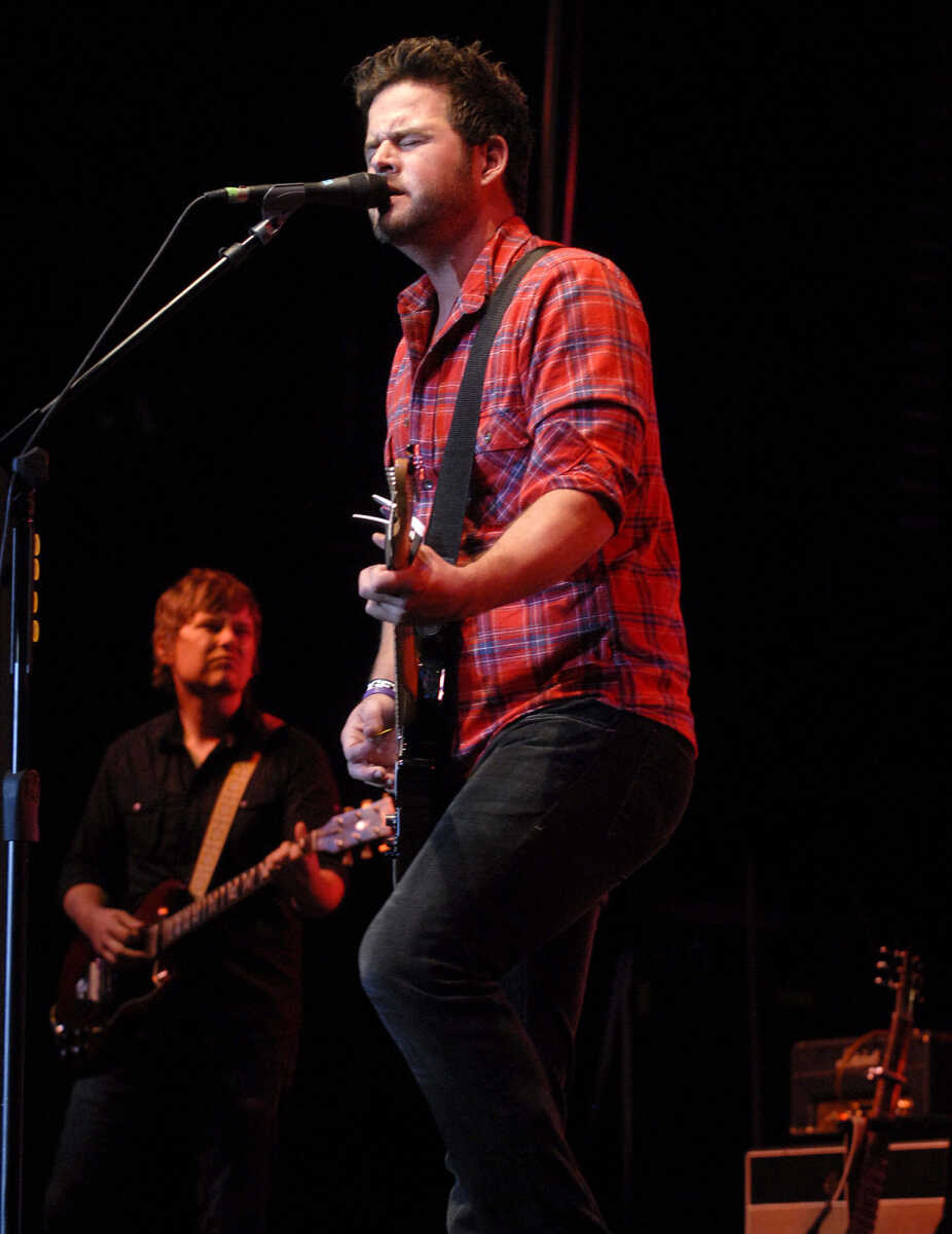 LAURA SIMON ~ lsimon@semissourian.com
Country music singer and Kennett, Mo. native David Nail performs in the grandstand Saturday, September 17, 2011 during the final day of the SEMO District Fair at Arena Park in Cape Girardeau.