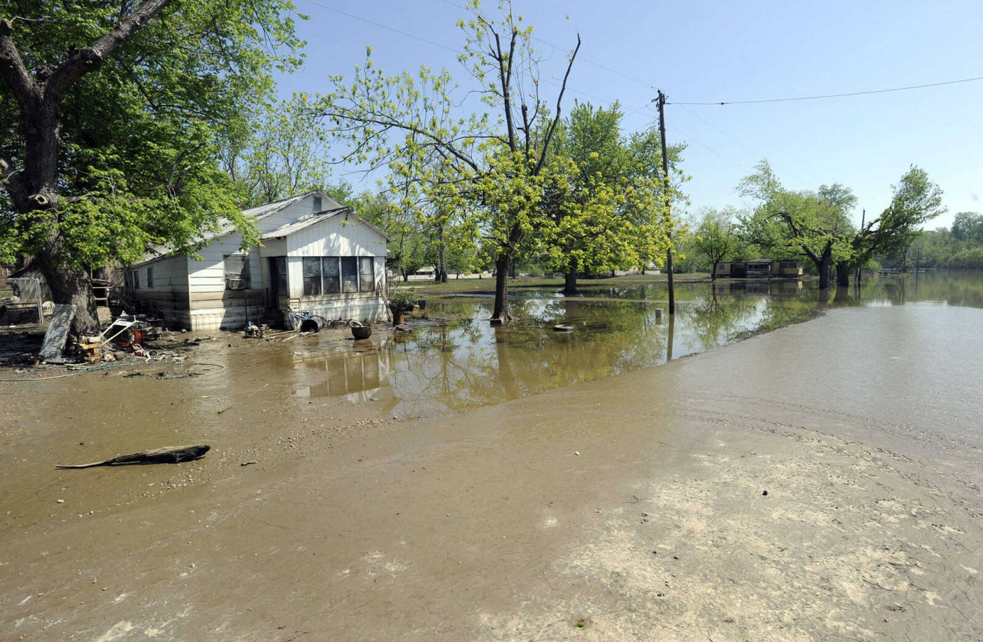 FRED LYNCH ~ flynch@semissourian.com
Mississippi River floodwaters are receding Sunday, May 8, 2011 in Commerce, Mo.