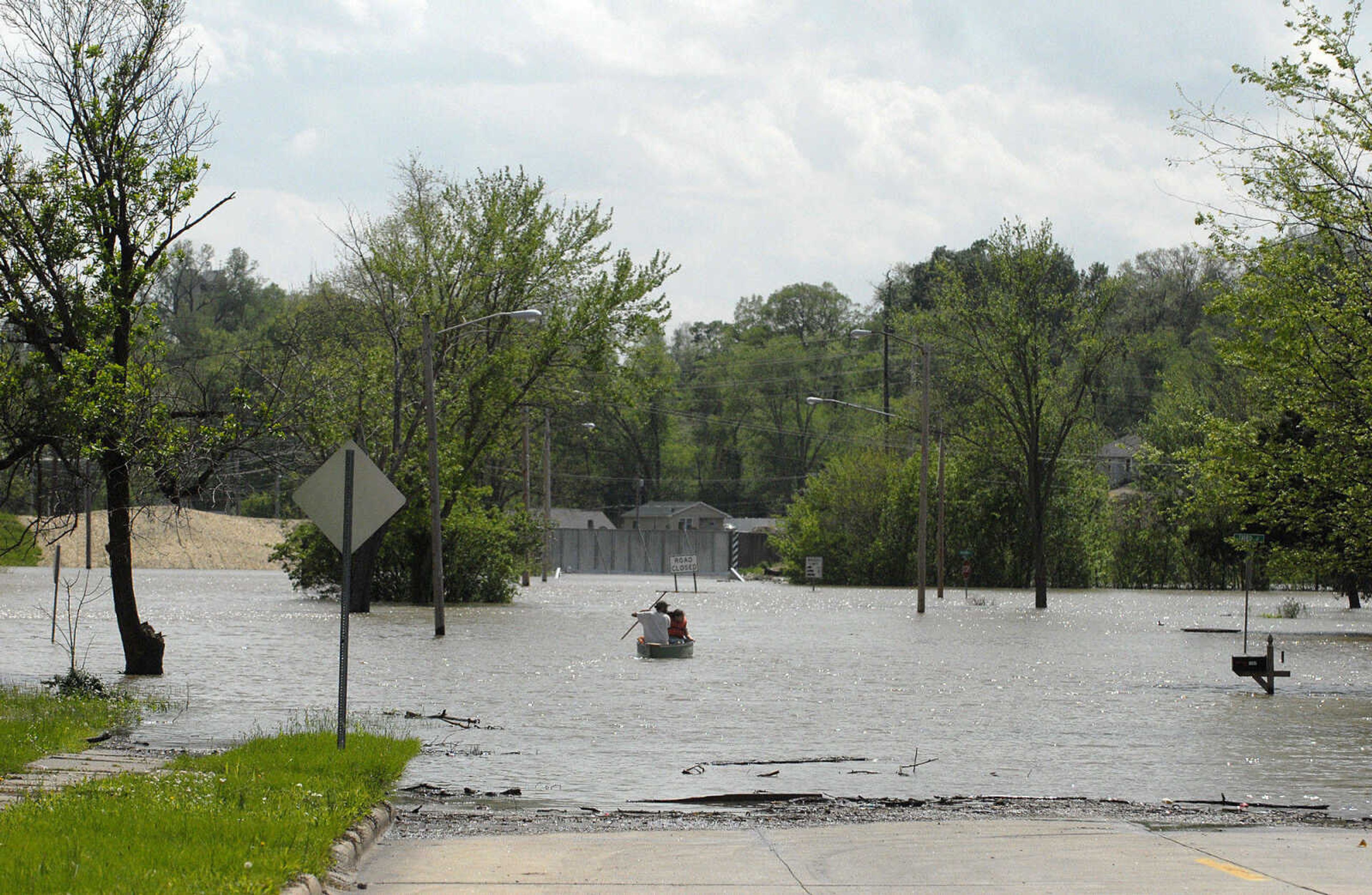 LAURA SIMON~lsimon@semissourian.com
The Red Star district of Cape Girardeau lays under the flooded Mississippi River Thursday, April 28, 2011.