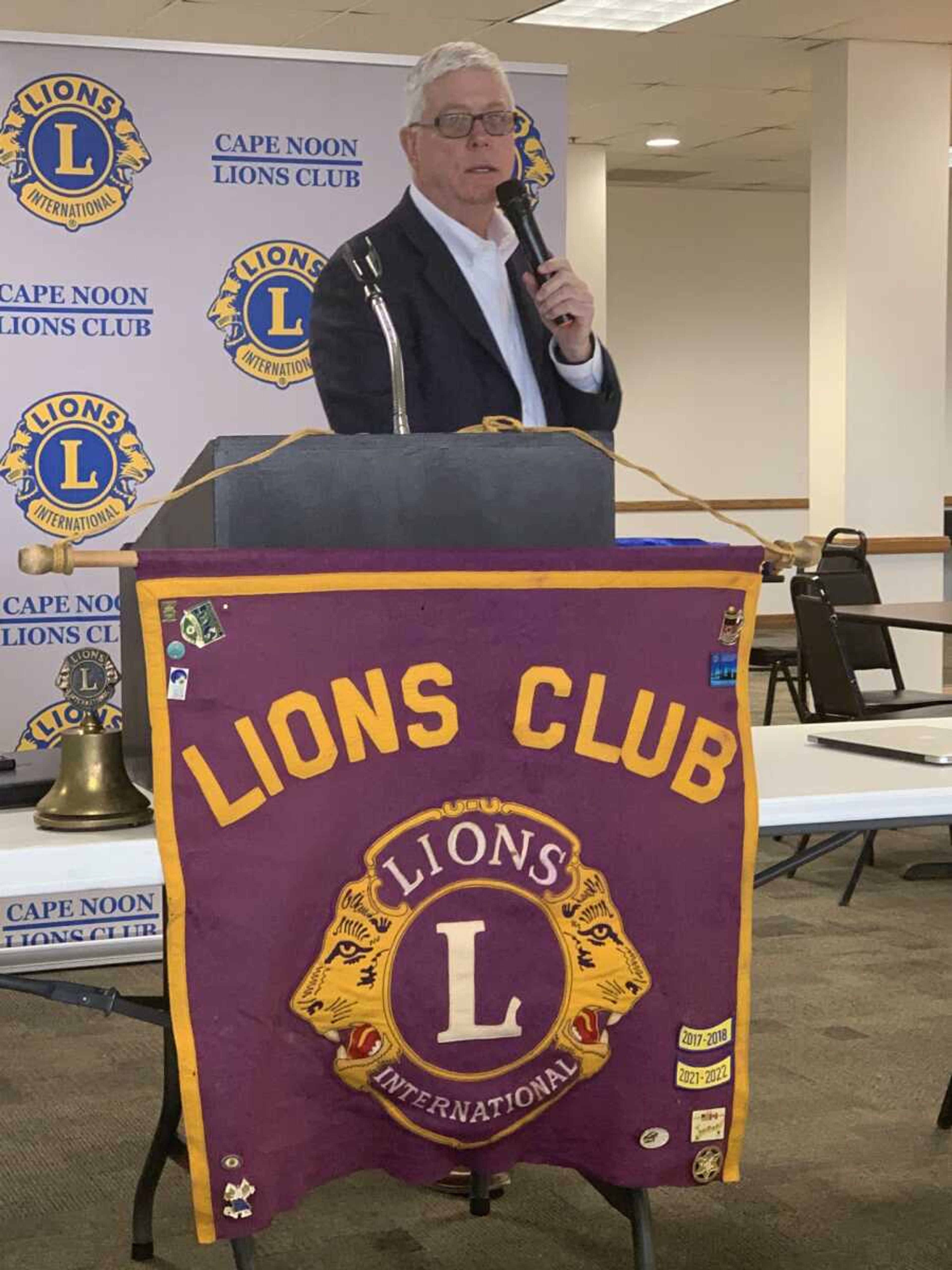 Former Lt. Gov. Peter Kinder of Cape Girardeau discusses a tornado that struck Cape Girardeau on May 21, 1949, during a presentation Wednesday, Dec. 20, to the Cape Girardeau Noon Lions Club.