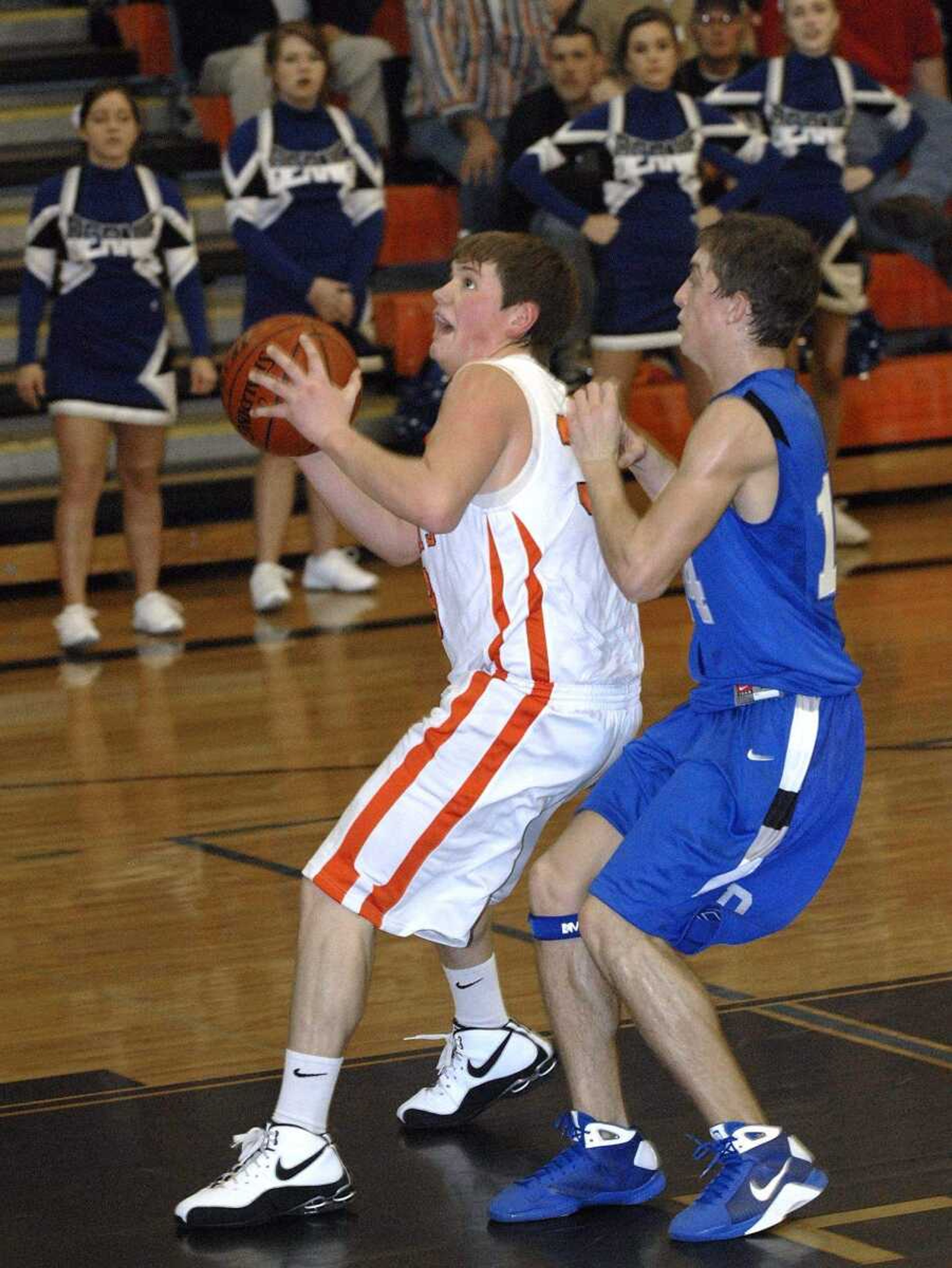 FRED LYNCH ~ flynch@semissourian.com
Advance's Blake Lingle looks to shoot at Bernie's Quinton Stevens defends in the second quarter Friday at Advance.