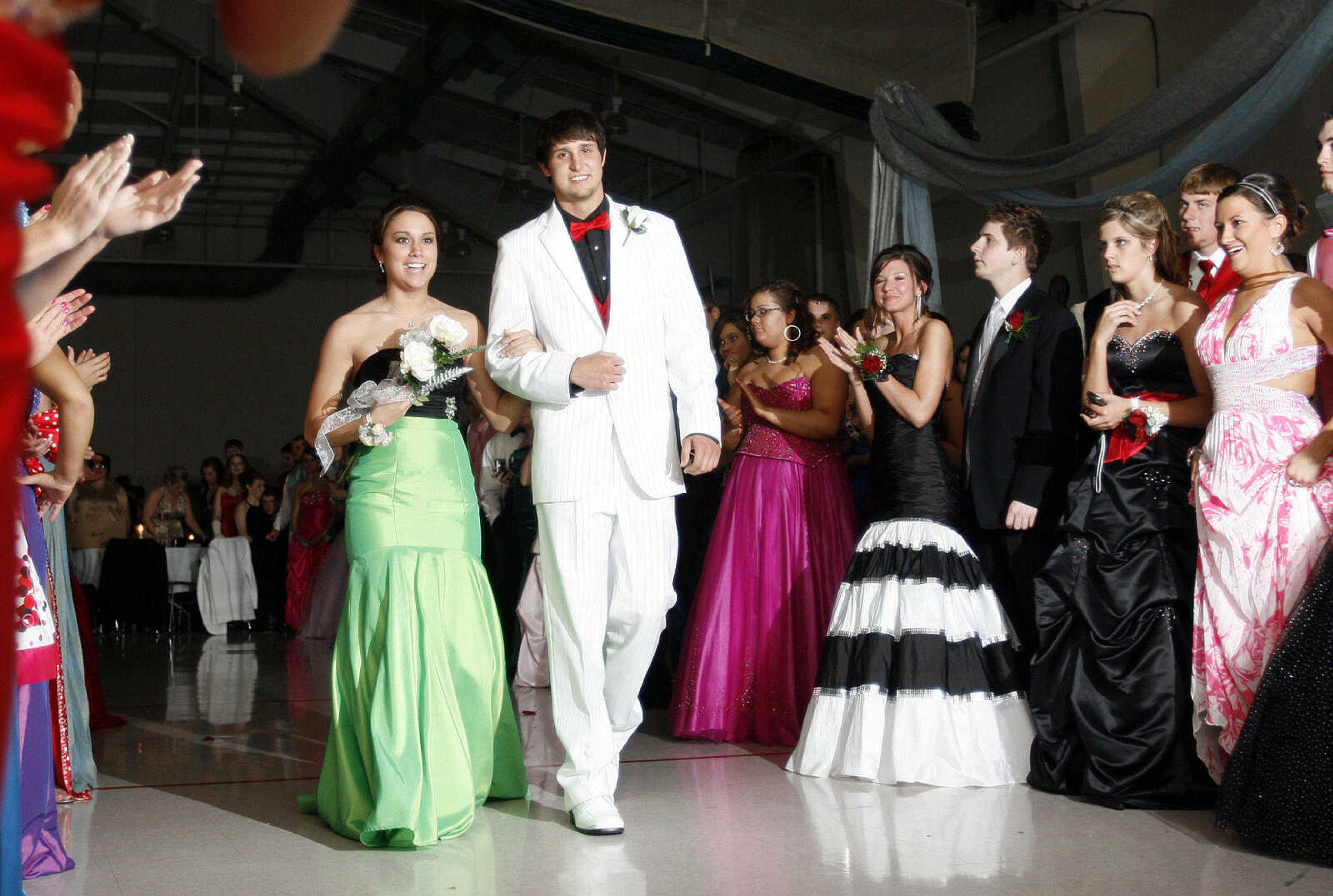 ELIZABETH DODD ~ edodd@semissourian.com
Photos from the 2009 Jackson High School Prom May 9 at the Osage Center.