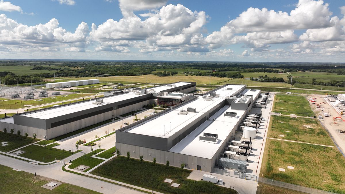 AI Power Crunch Reshapes Semiconductor Supply Chain | Sellers Face 18-24 Month Equipment Lead Times