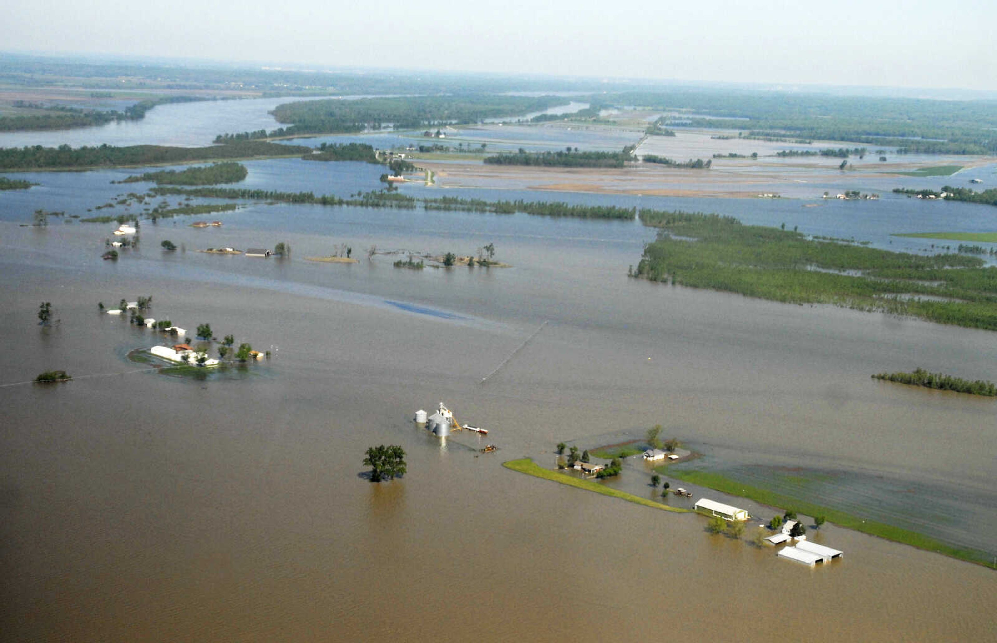 KRISTIN EBERTS ~ keberts@semissourian.com

Floodwater drowns the farmland south of Horseshoe Lake near Willard, Ill., on Thursday, April 28, 2011.