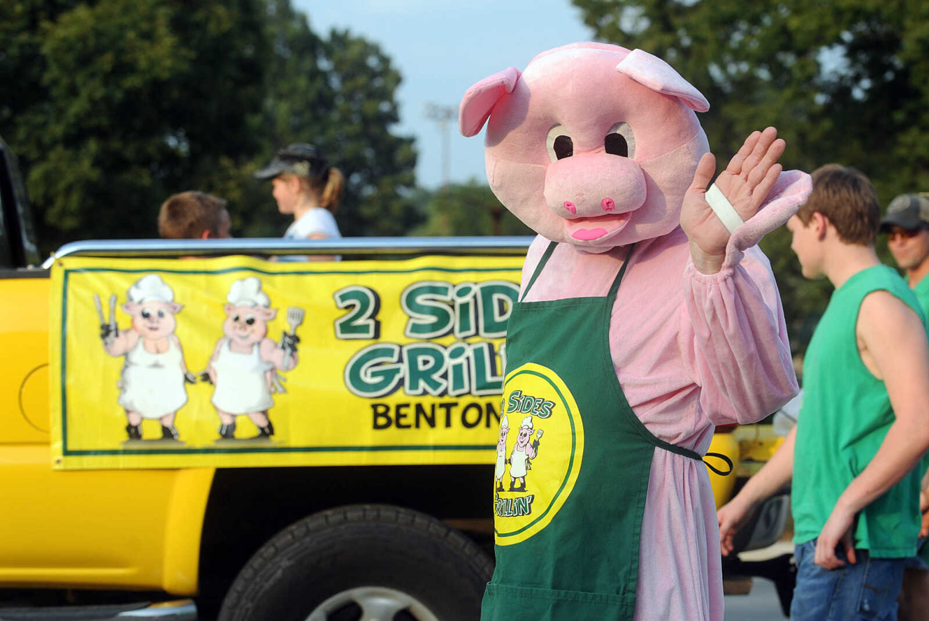 LAURA SIMON ~ lsimon@semissourian.com

The SEMO District Fair Parade moves along Broadway towards Arena Park, Monday, Sept. 9, 2013, in Cape Girardeau.