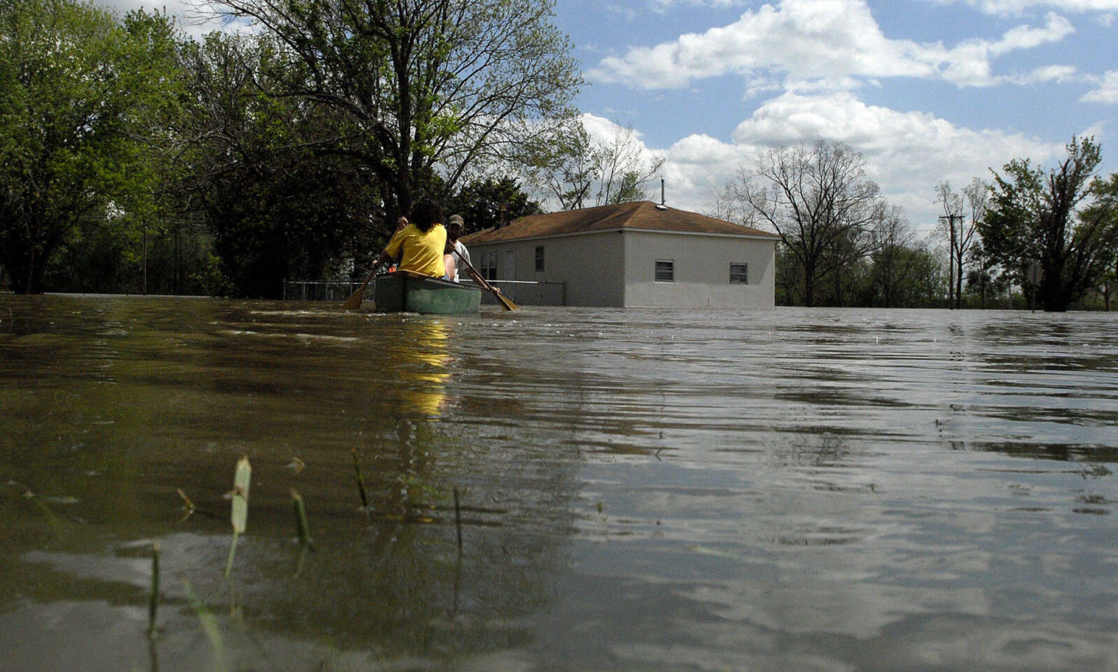 LAURA SIMON~lsimon@semissourian.com
The Mississippi River floods the Red Star district Thursday, April 28, 2011 in Cape Girardeau.