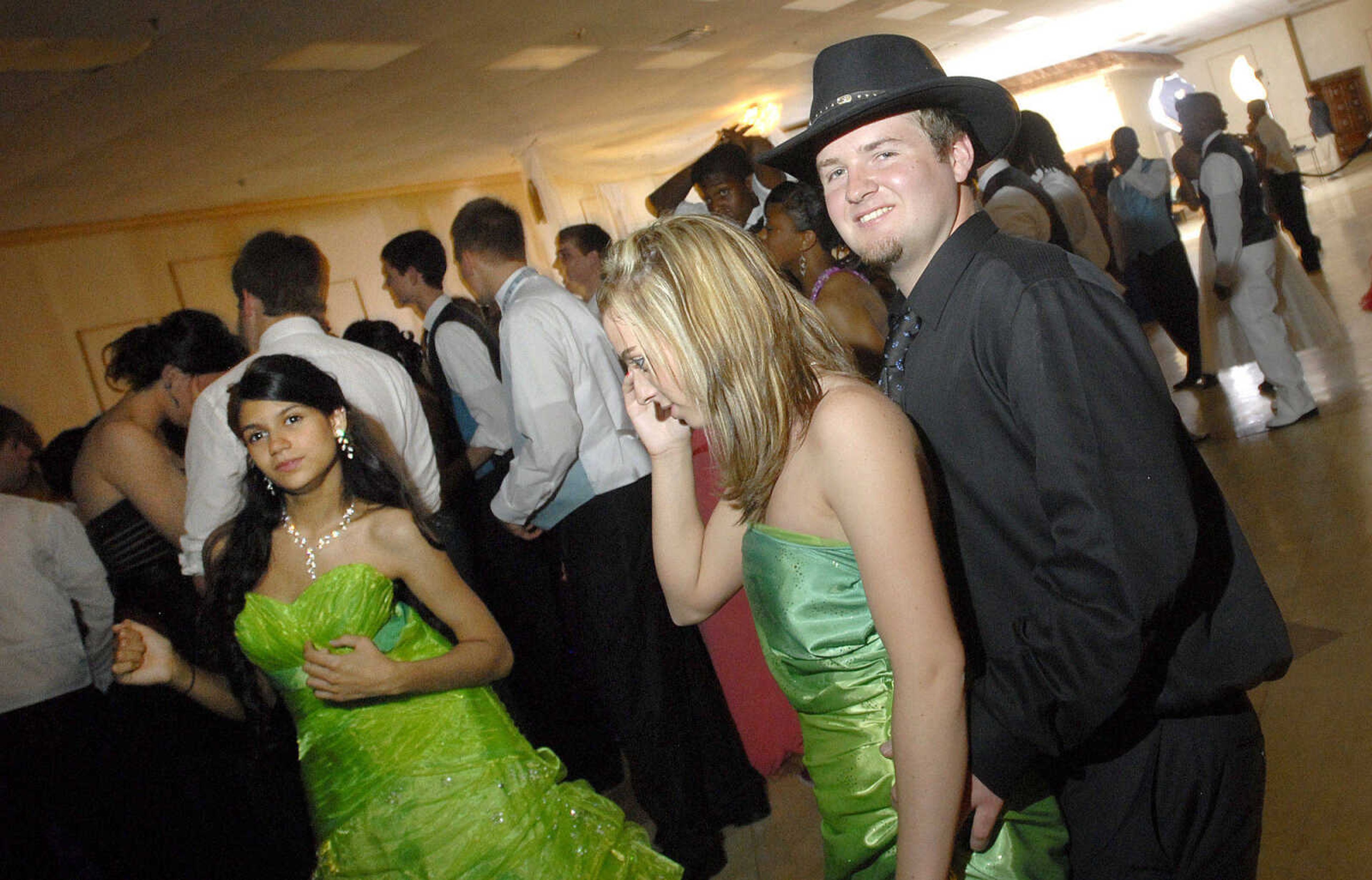 LAURA SIMON~lsimon@semissourian.com
Cape Central High School "Arabian Nights" Prom May 1, 2010.