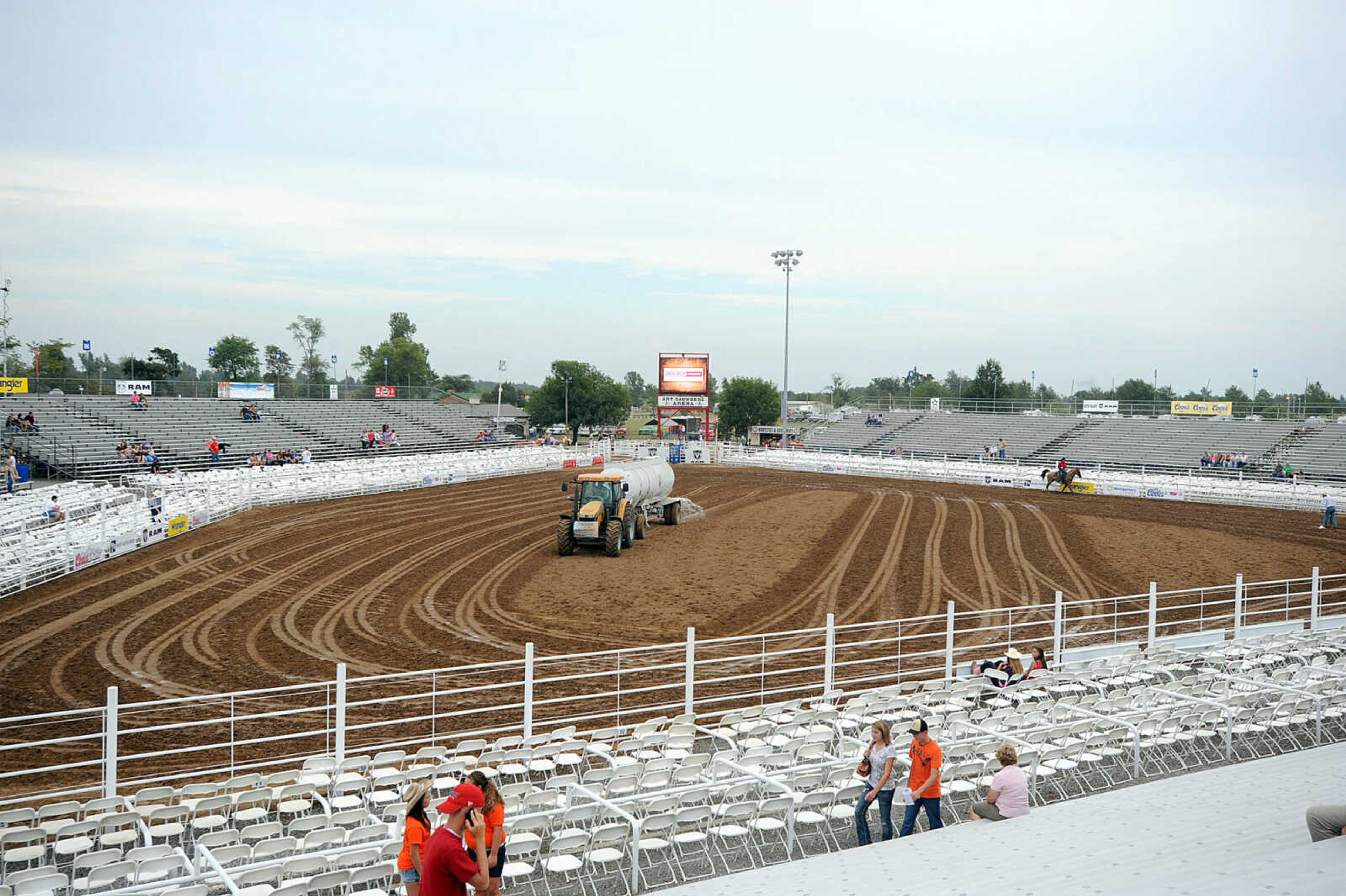 LAURA SIMON ~ lsimon@semissourian.com
The Jaycee Bootheel Rodeo Wednesday night, Aug. 8, 2012 in Sikeston, Mo.