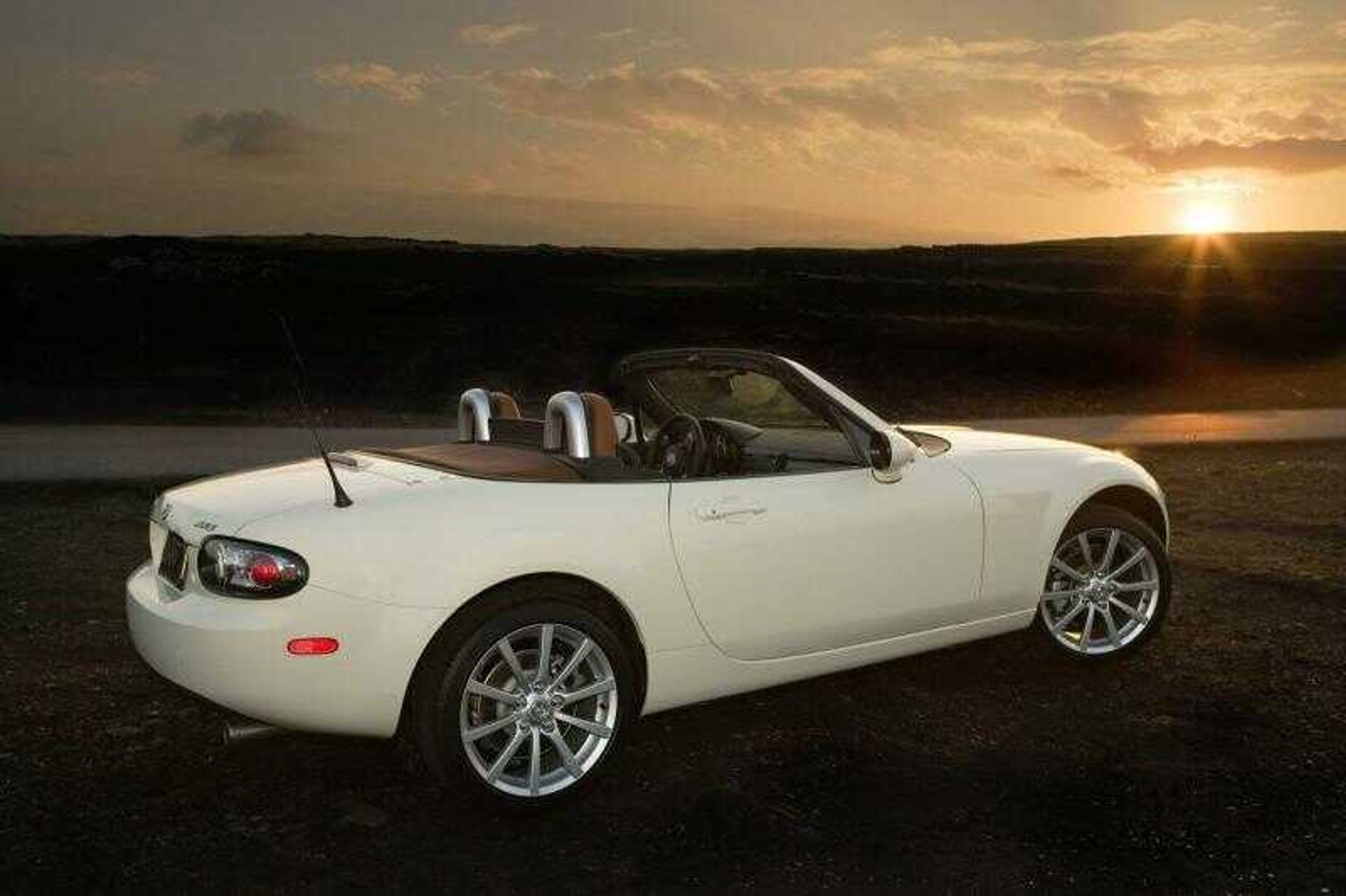 This Sept. 29, 2006 photo provided by Mazda shows the 2007 Mazda MX-5.  (AP Photo/Mazda, Ford, Wieck)