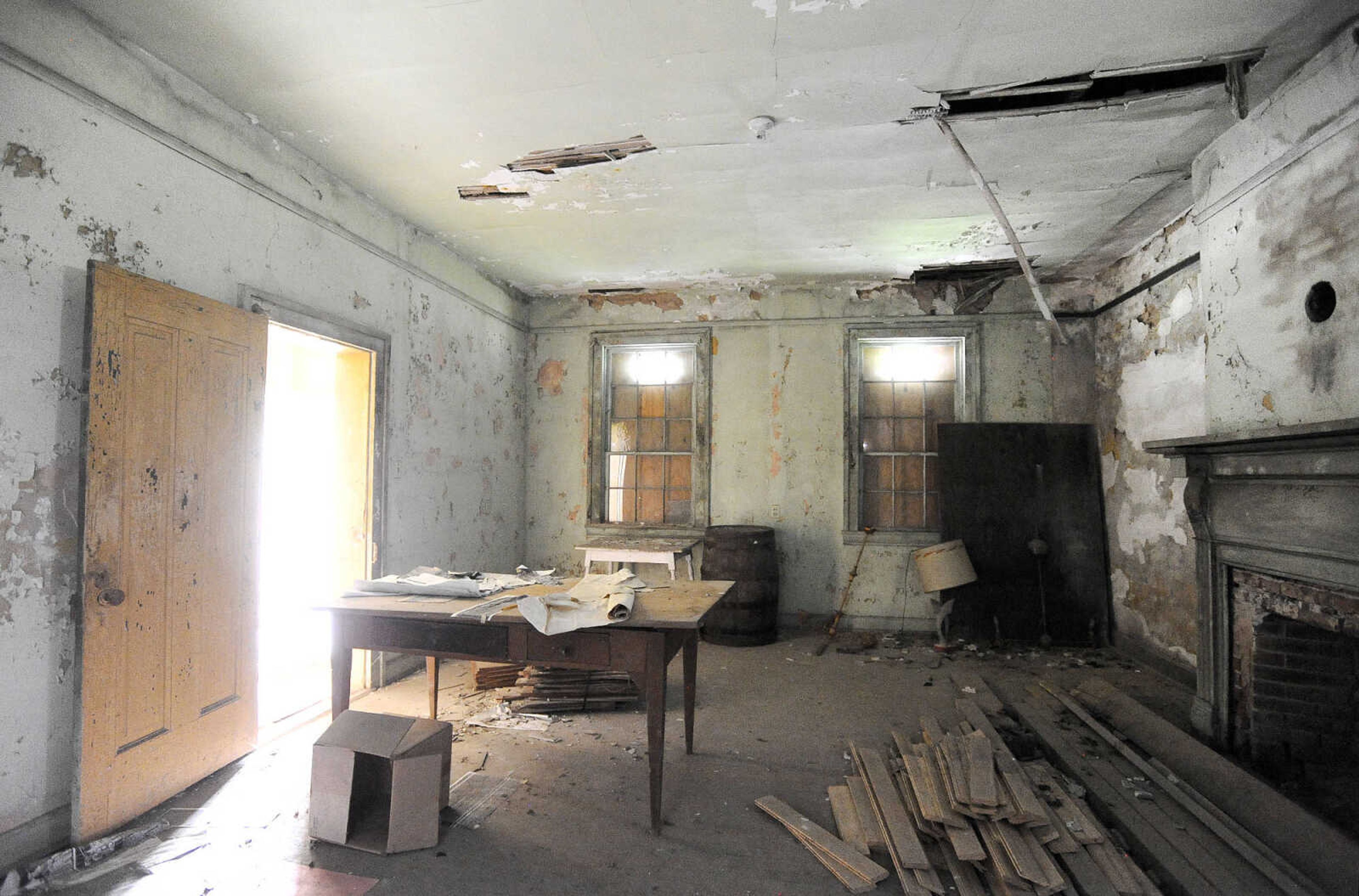 LAURA SIMON ~ lsimon@semissourian.com

The south side, front room of the historic Reynolds House is seen on Monday afternoon, May 2, 2016. The Cape Girardeau house, which stands at 623 N. Main Street, was built in 1857.