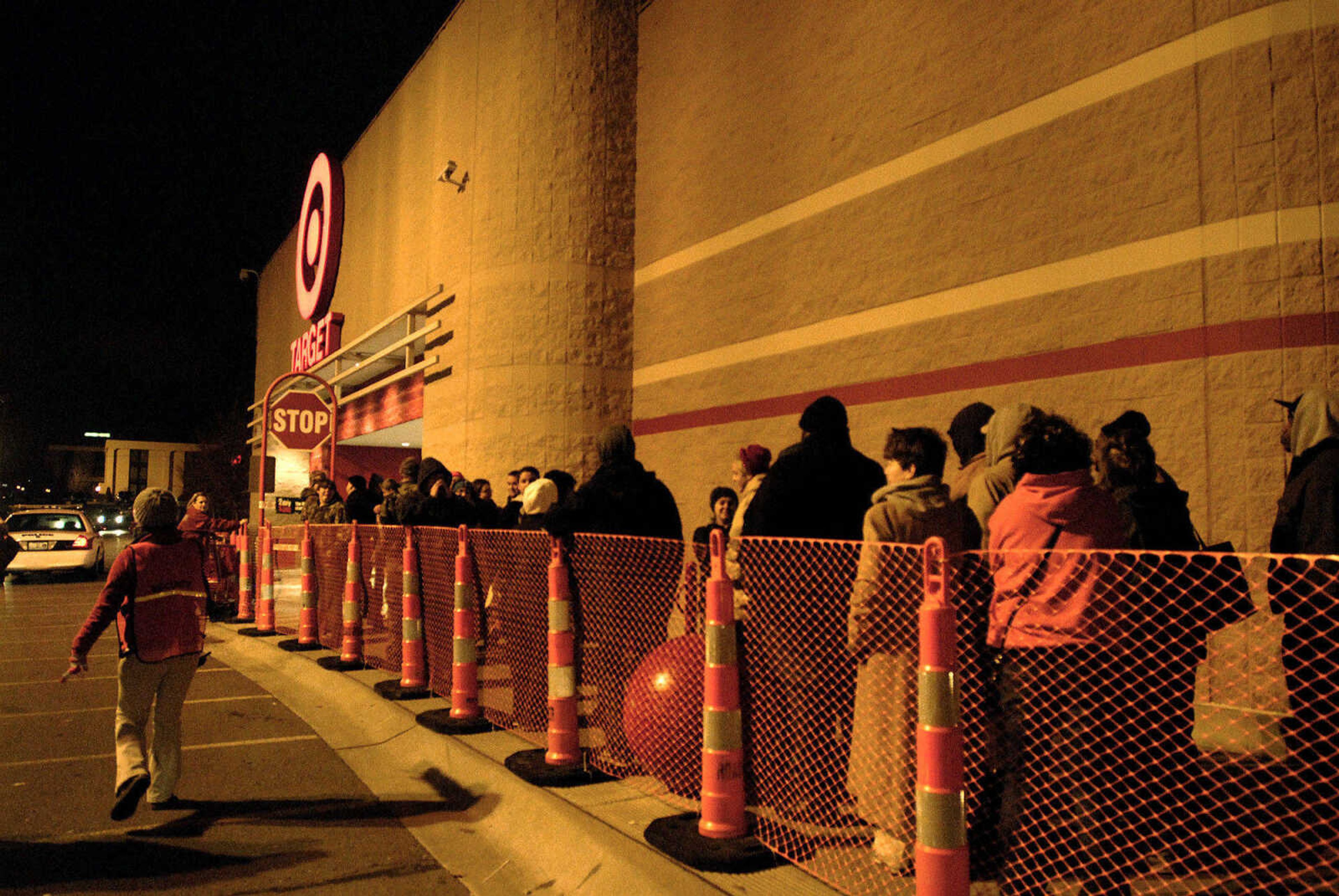 LAURA SIMON ~lsimon@semissourian.com
Black Friday shoppers line up in front of Target in Cape Girardeau just before midnight Friday, November 25, 2011 in Cape Girardeau.