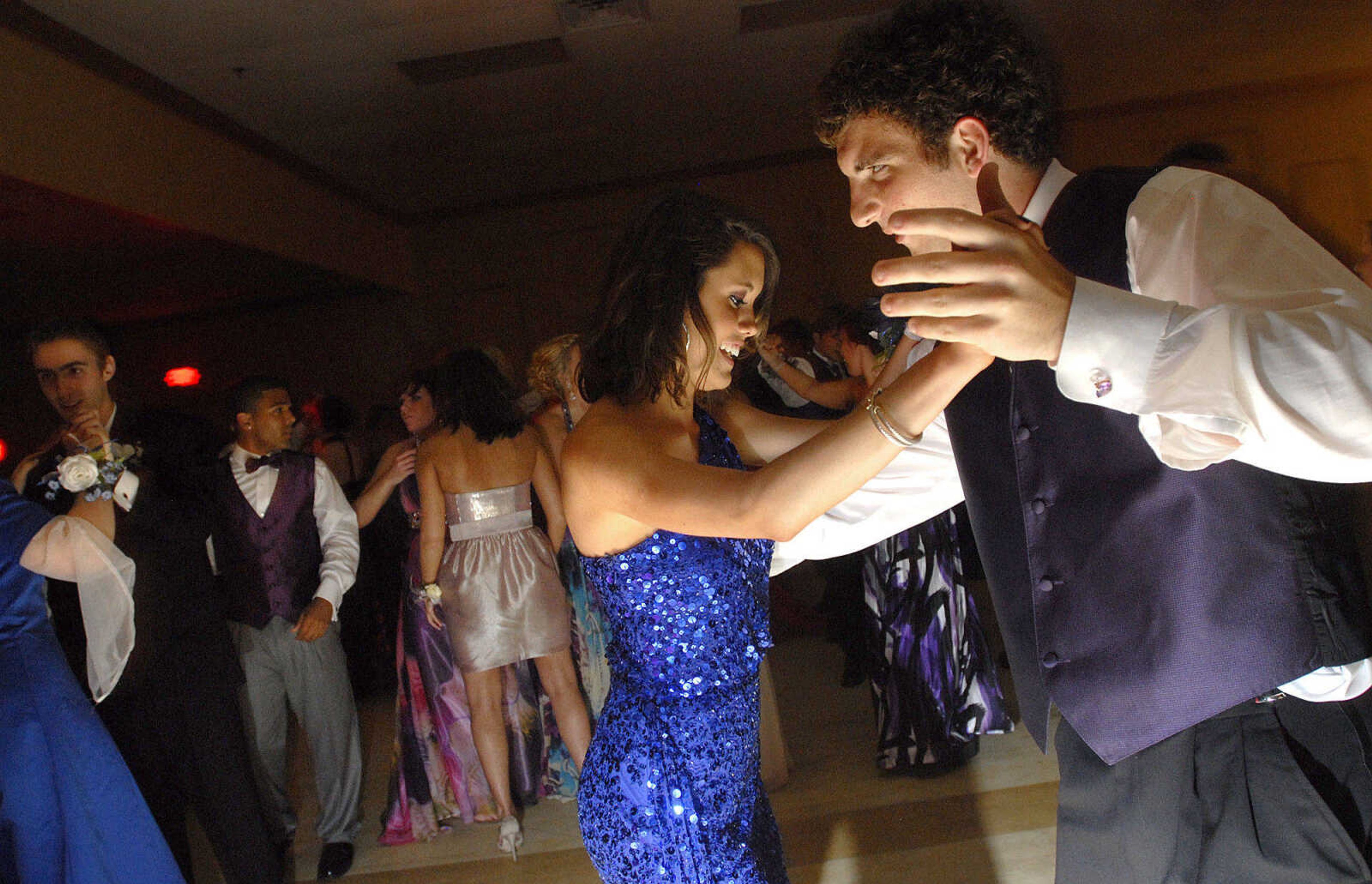 LAURA SIMON~lsimon@semissourian.com
Cape Central High School "Arabian Nights" Prom May 1, 2010.