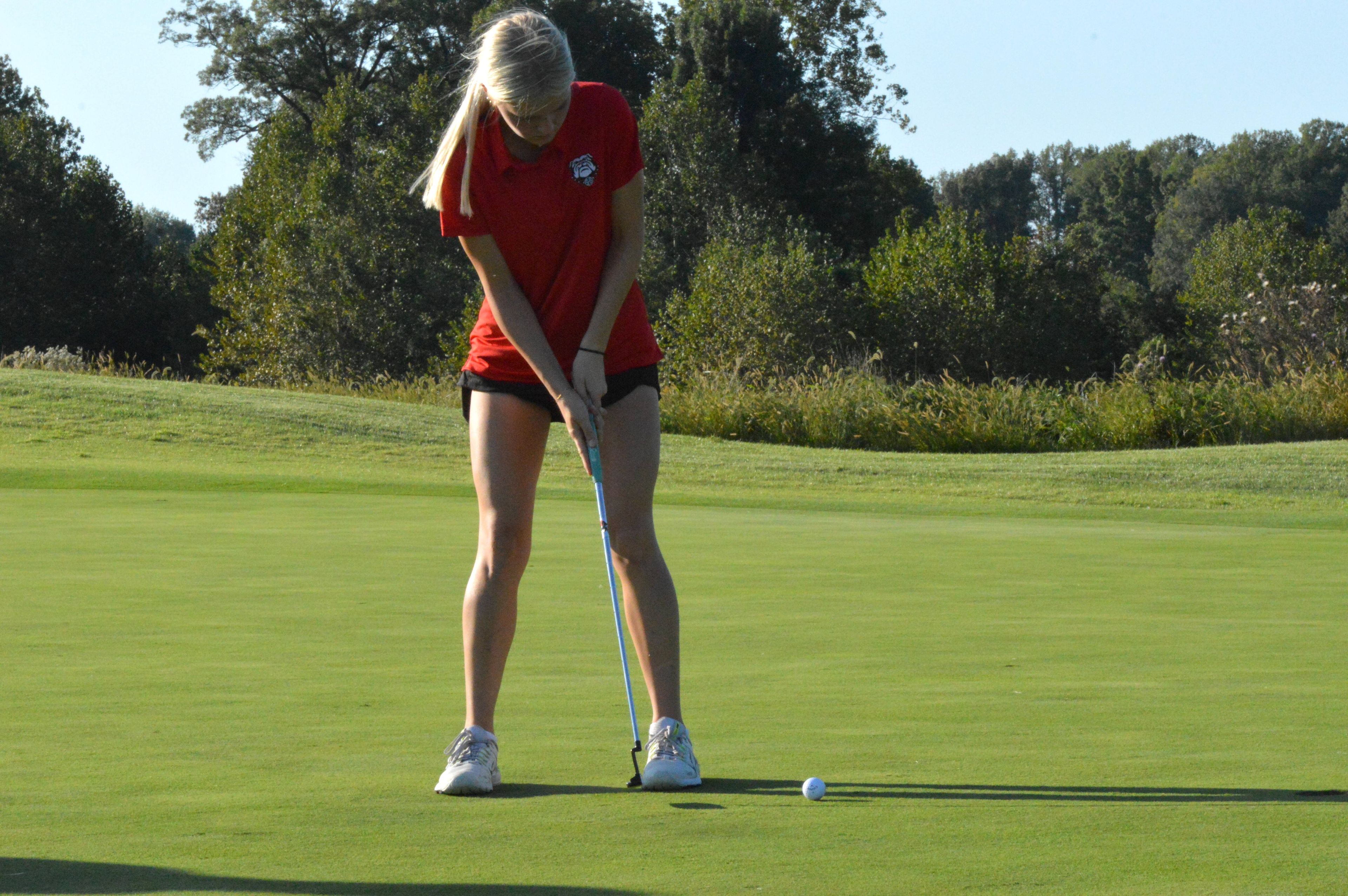 Sikeston sophomore Kennedi Sims putts the ball in the Notre Dame quad-meet on Thursday, Sept. 26. 