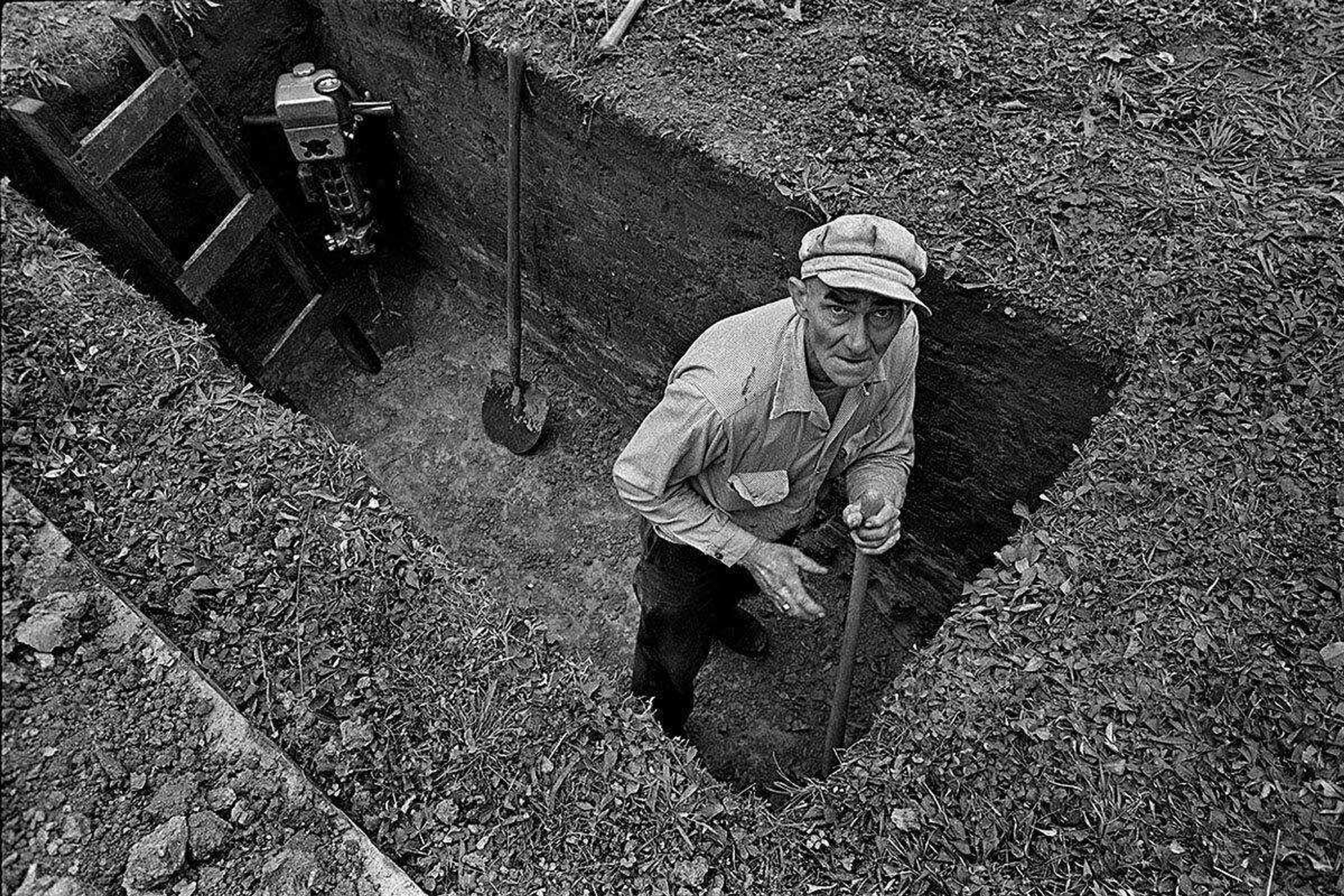 A Letart Falls, Ohio, gravedigger on Oct. 14, 1968. (Ken Steinhoff ~ Submitted photo)