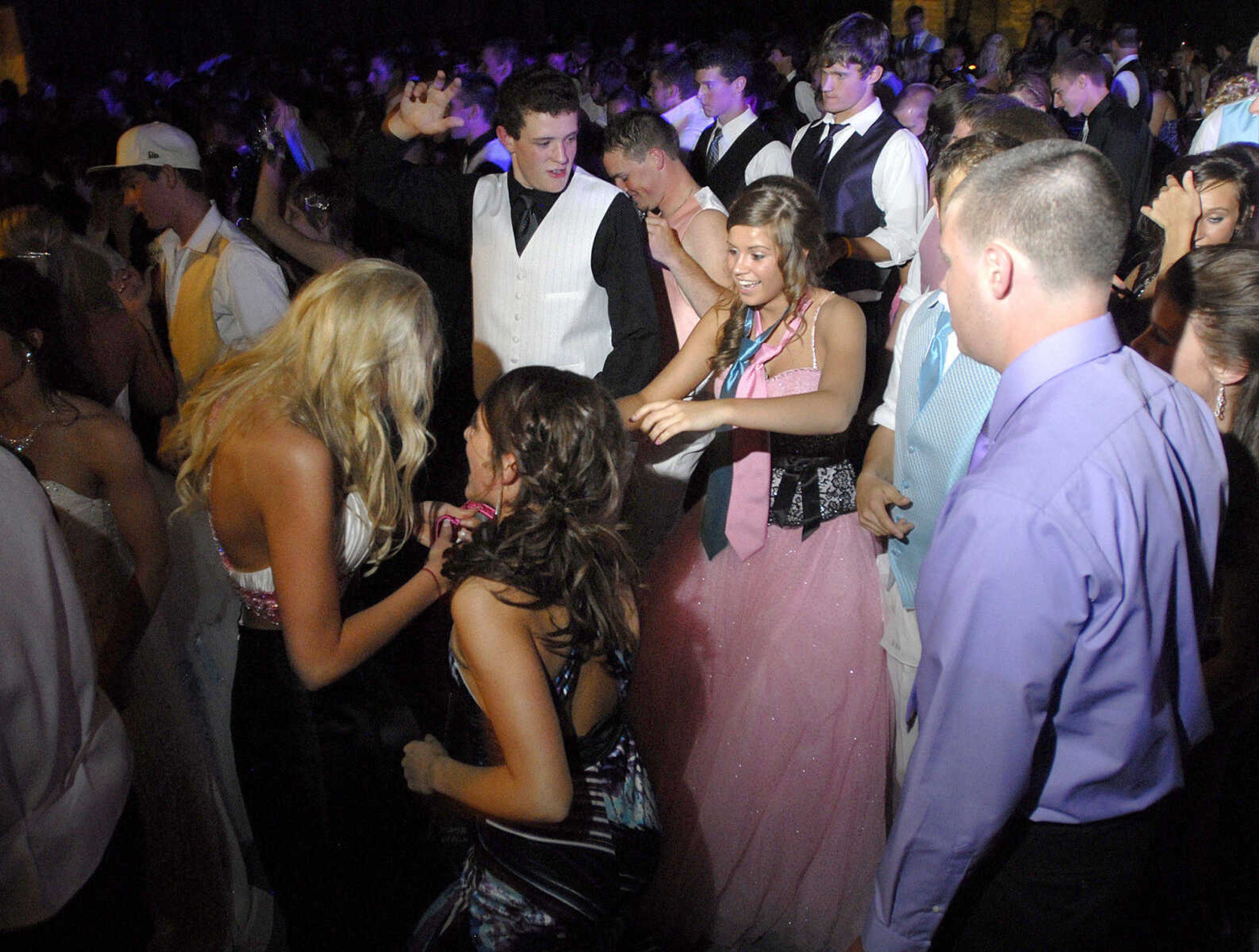 LAURA SIMON~lsimon@semissourian.com
Jackson High School Prom Saturday, May 8, 2010.