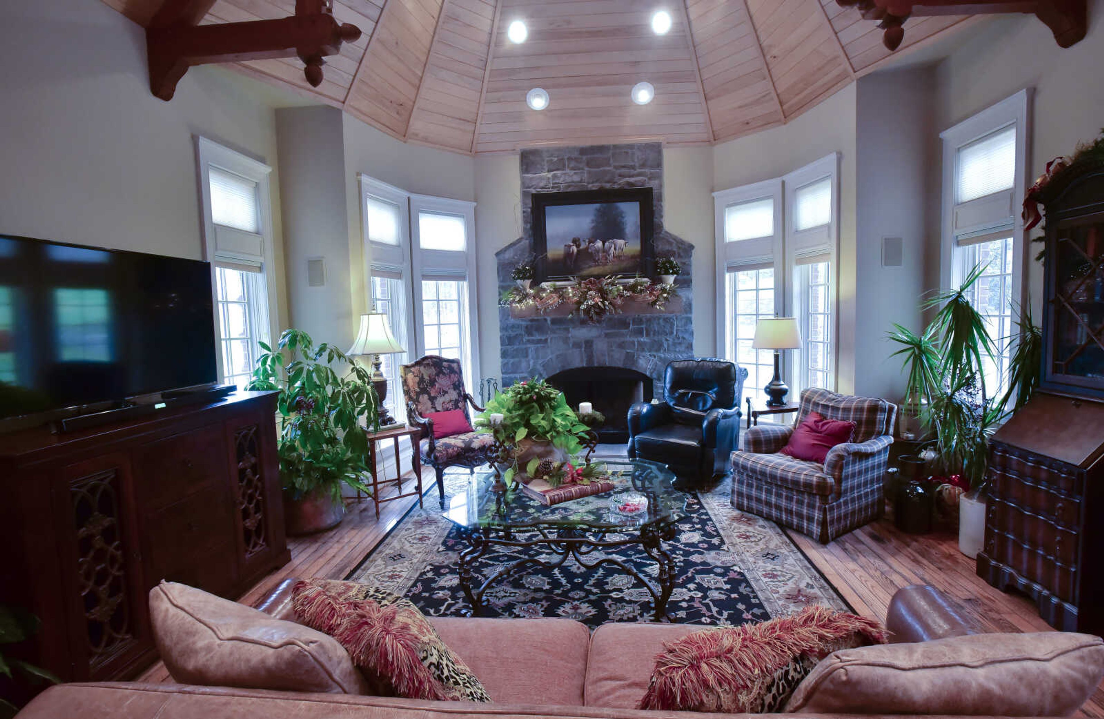 ANDREW J. WHITAKER ~ awhitaker@semissourian.com
A view of the Jerry and Sandra McCearley house during the 29th annual LFCS Holiday Home Tour Saturday, Dec. 3, 2016 in Cape Girardeau.