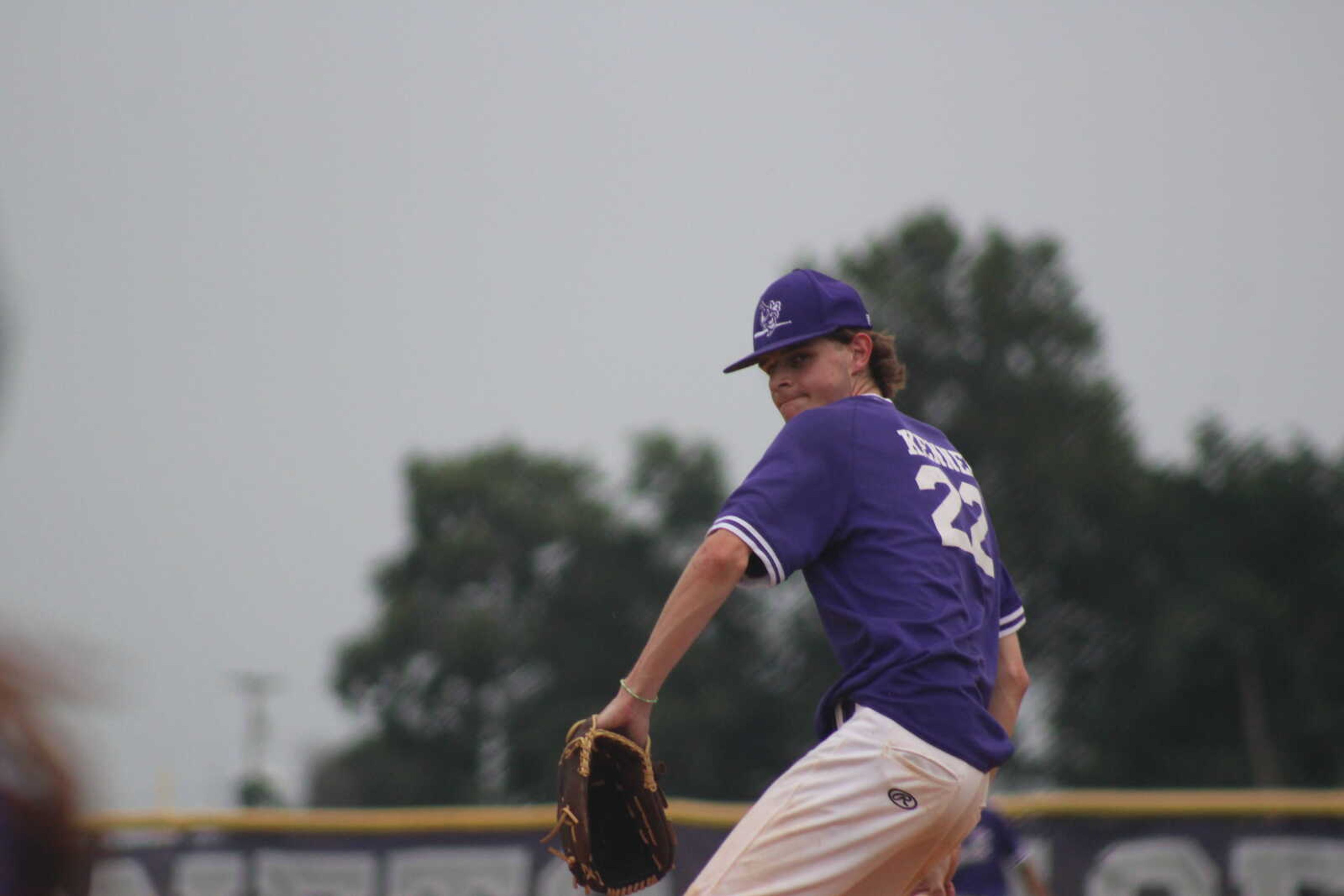 Noah Kenner winds up for a fast ball at the mound for Holcomb. Photo by Kaelin Triggs, Delta Dunklin democrat.