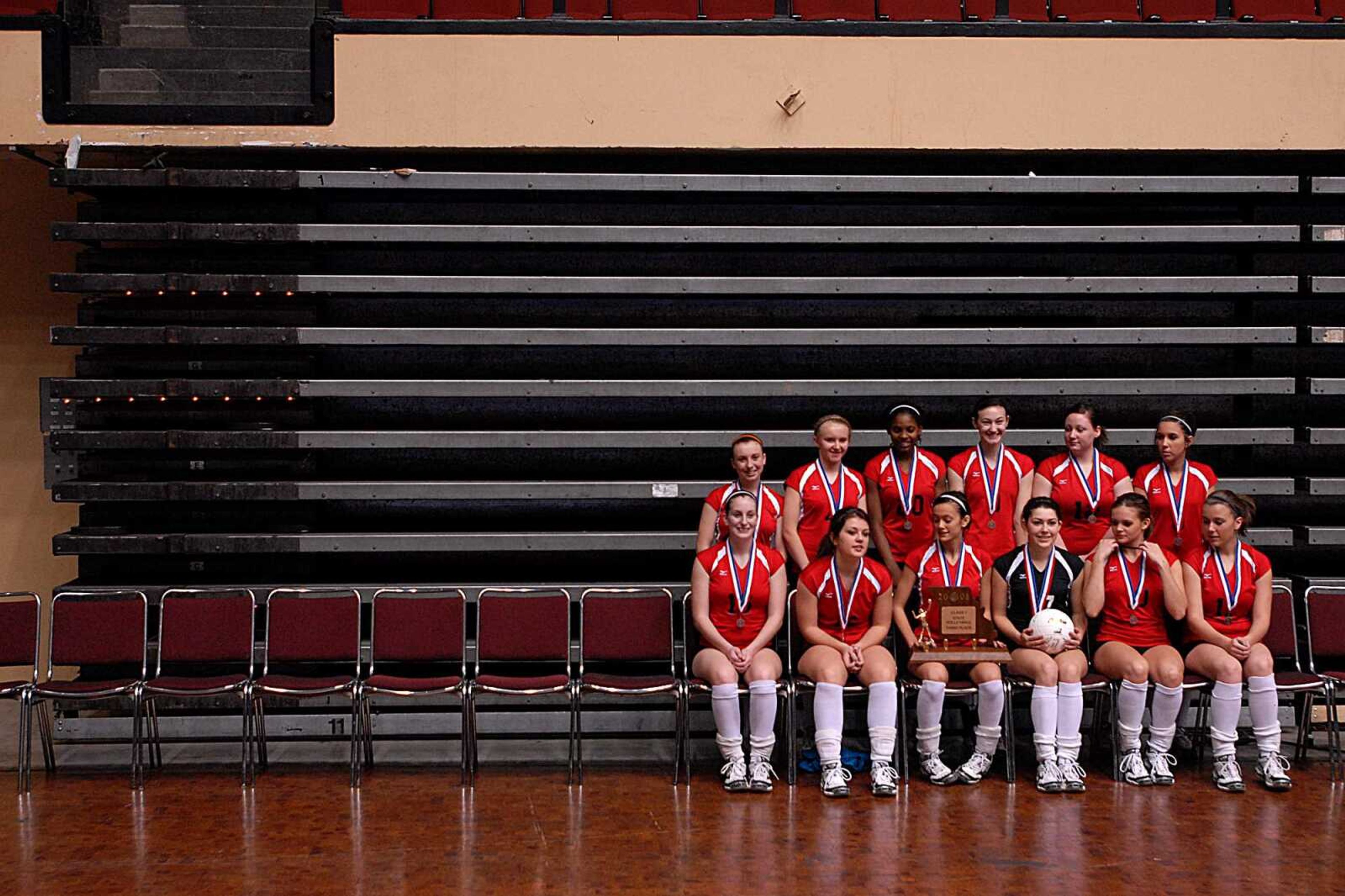 AARON EISENHAUER ~ aeisenhauer@semissourian.com
The Bell City volleyball team poses for pictures.