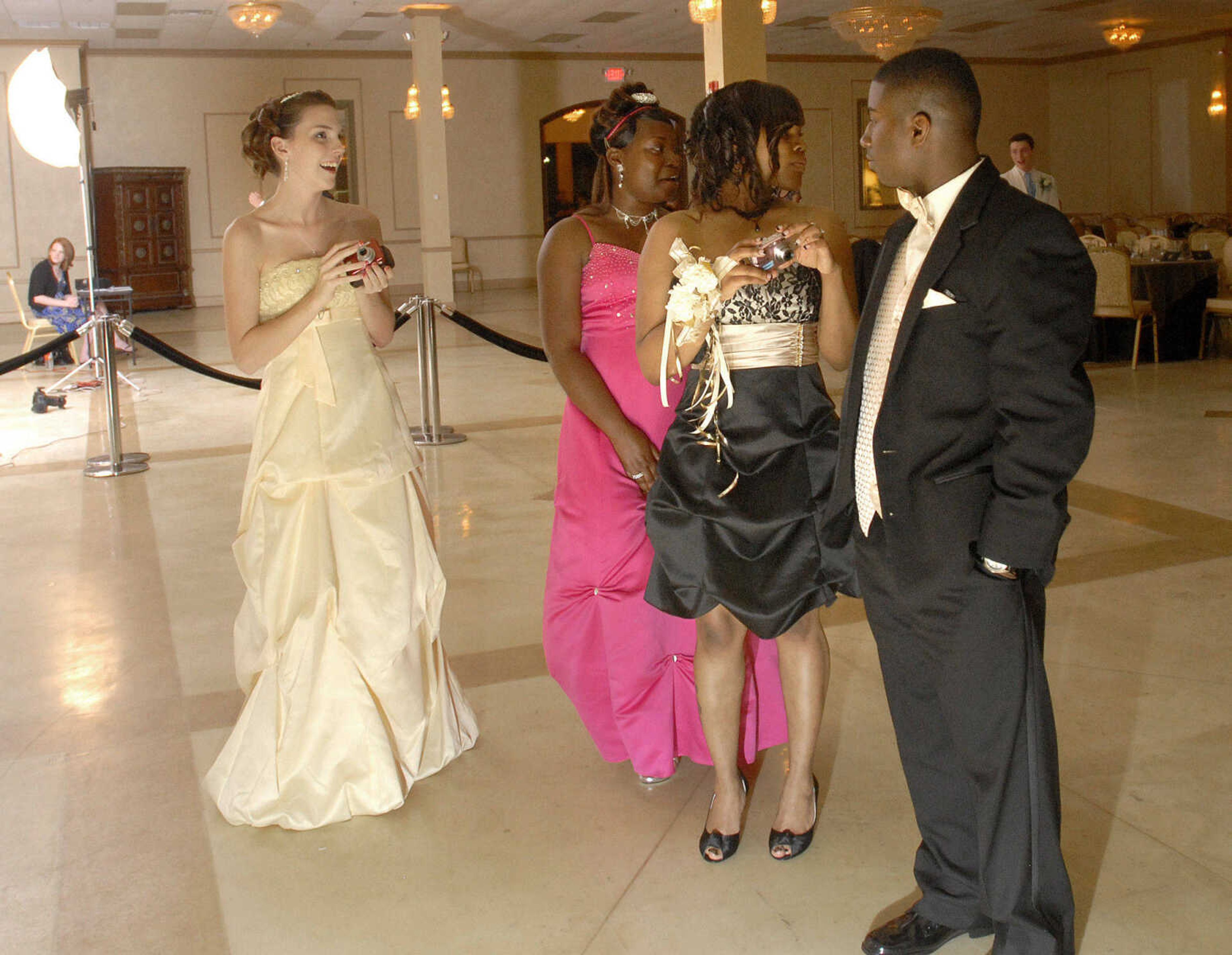 LAURA SIMON~lsimon@semissourian.com
Cape Central High School "Arabian Nights" Prom May 1, 2010.