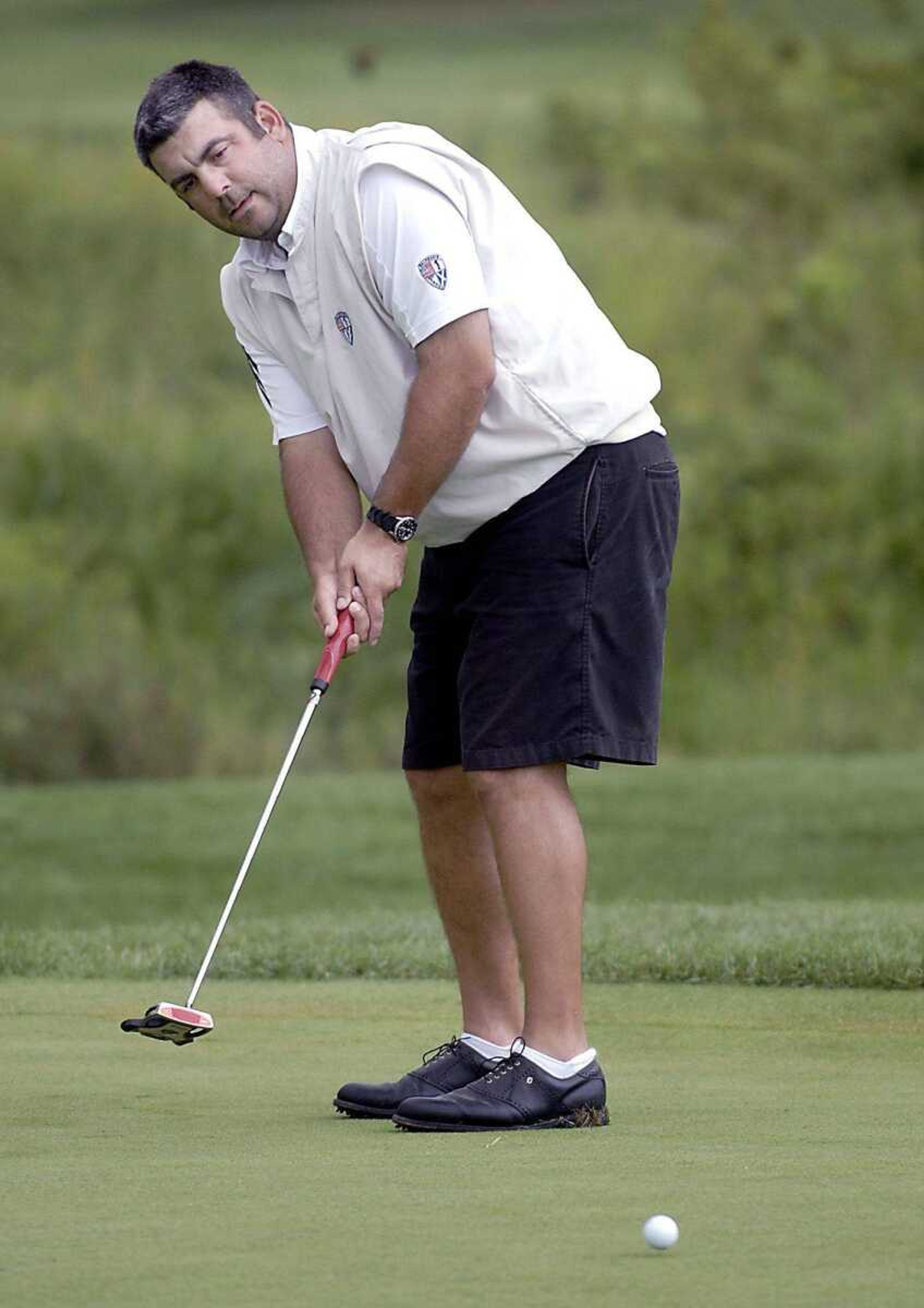 Brevin Giebler of Cape Girardeau putts on the first hole Wednesday during the Missouri Amateur Stroke Play Championship at Dalhousie Golf Club.