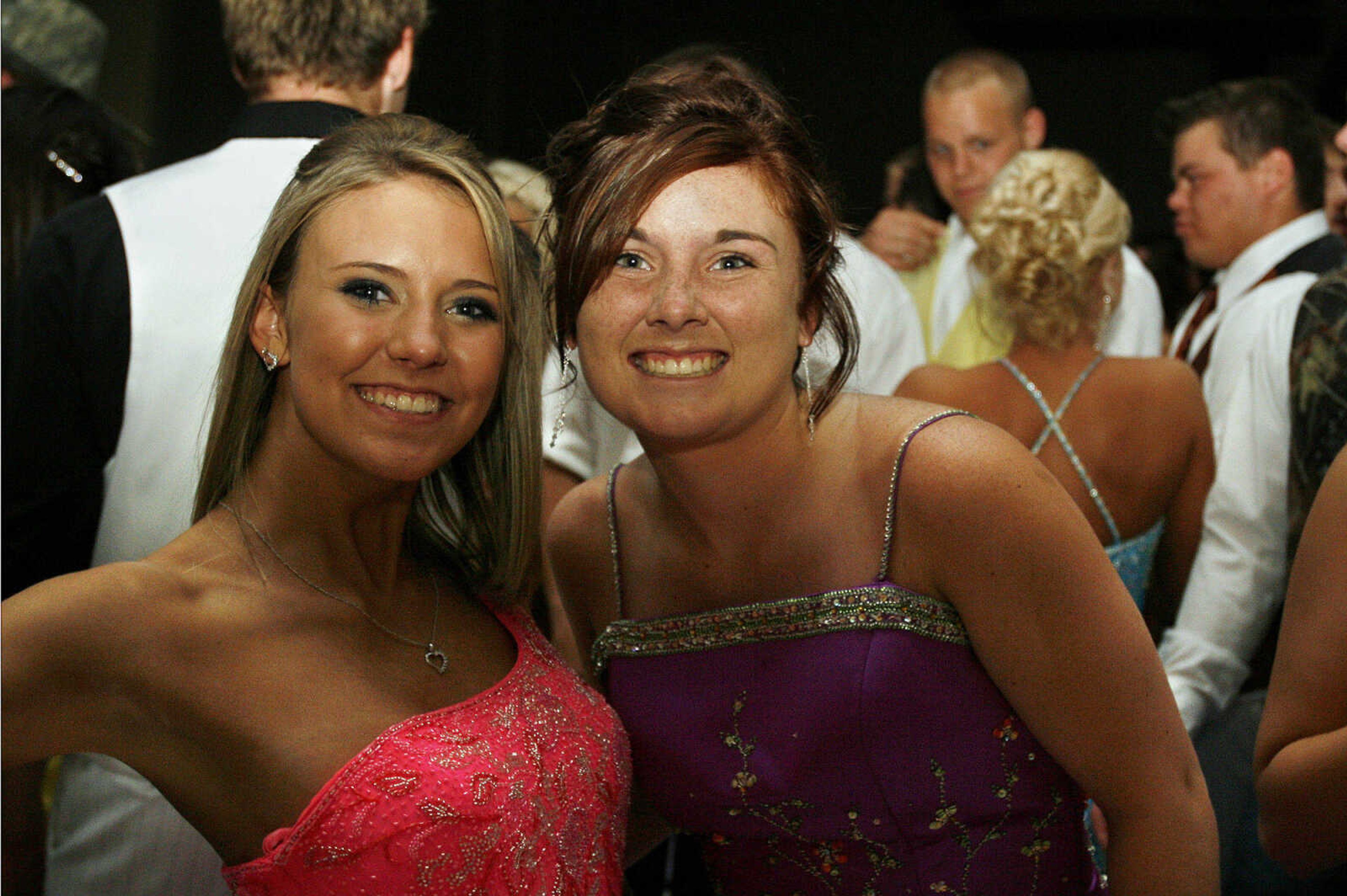 ELIZABETH DODD ~ edodd@semissourian.com
Photos from the 2009 Jackson High School Prom May 9 at the Osage Center.