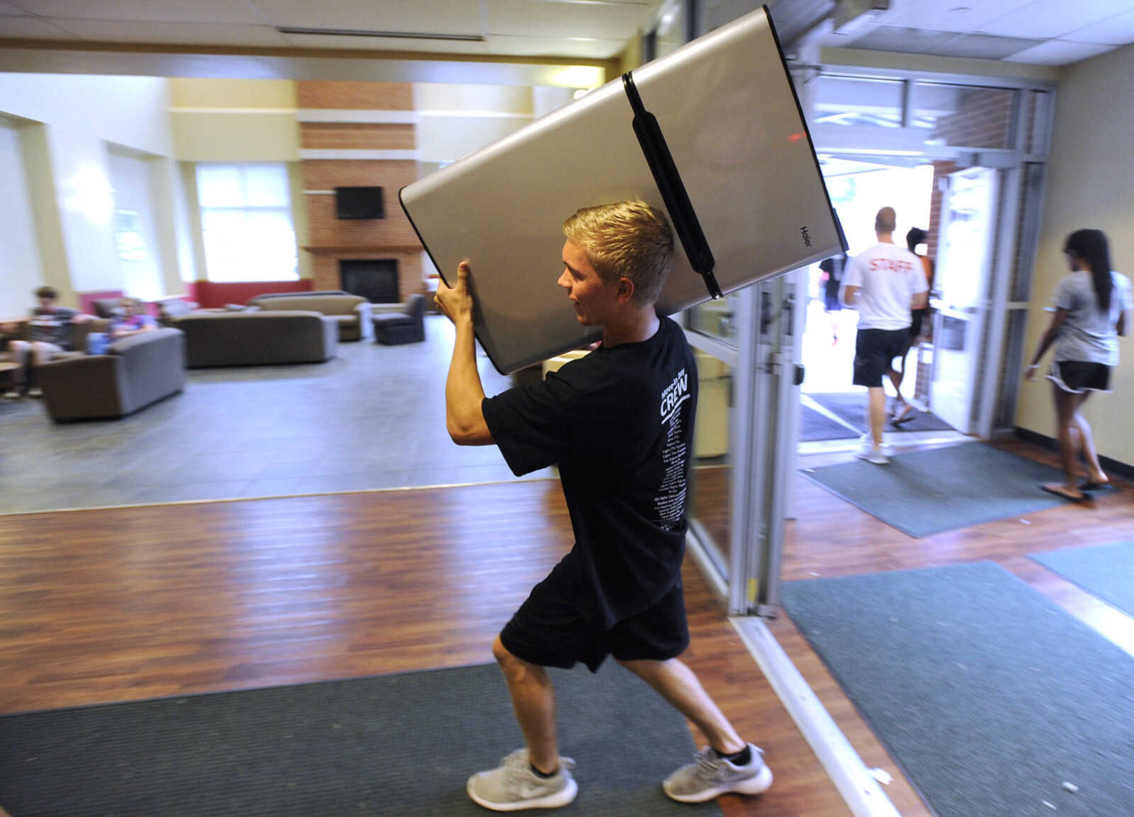 Southeast Missouri State University students move in Thursday, Aug. 18, 2016 at Towers Complex.