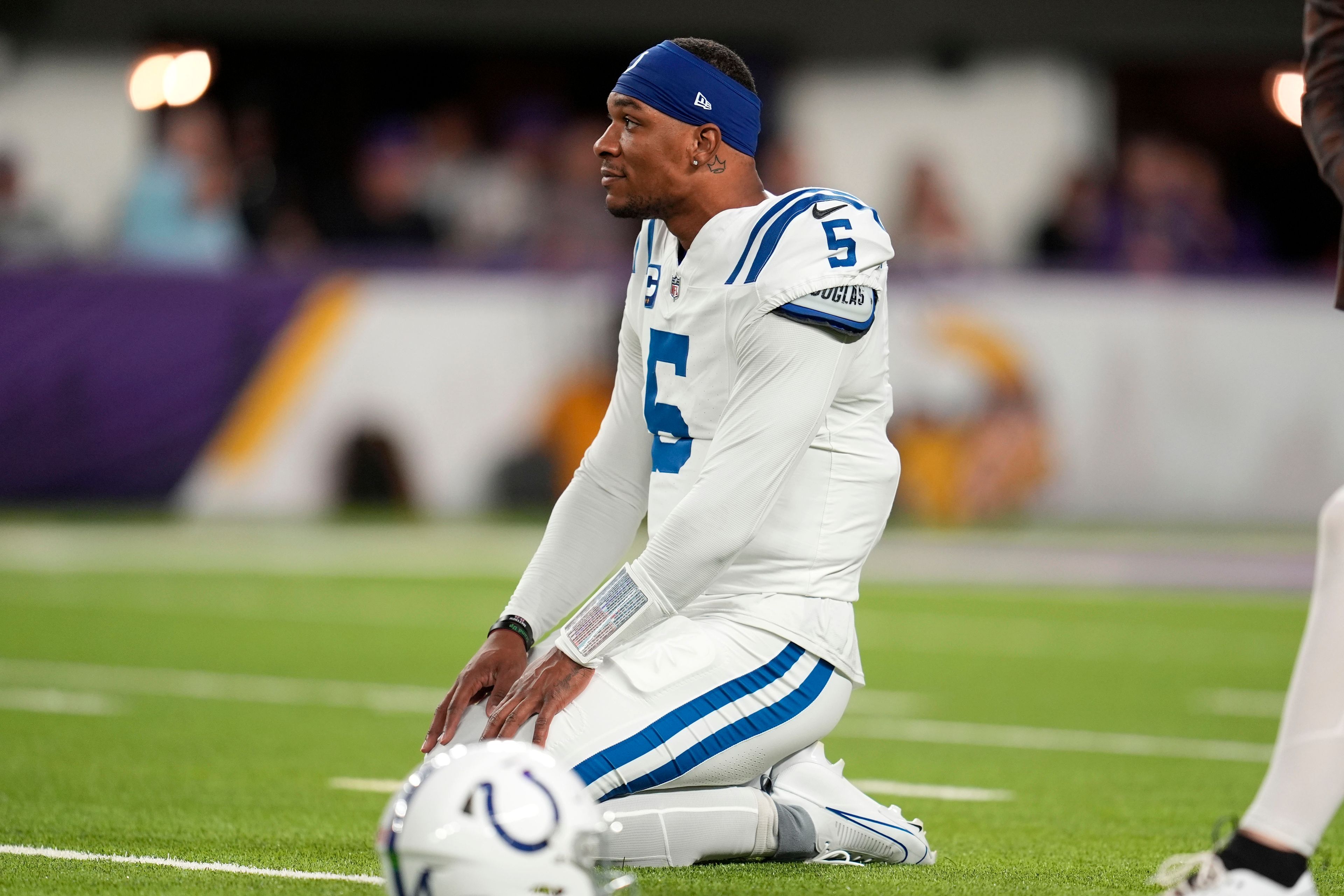 Indianapolis Colts quarterback Anthony Richardson stretches before an NFL football game against the Minnesota Vikings, Sunday, Nov. 3, 2024, in Minneapolis. (AP Photo/Abbie Parr)