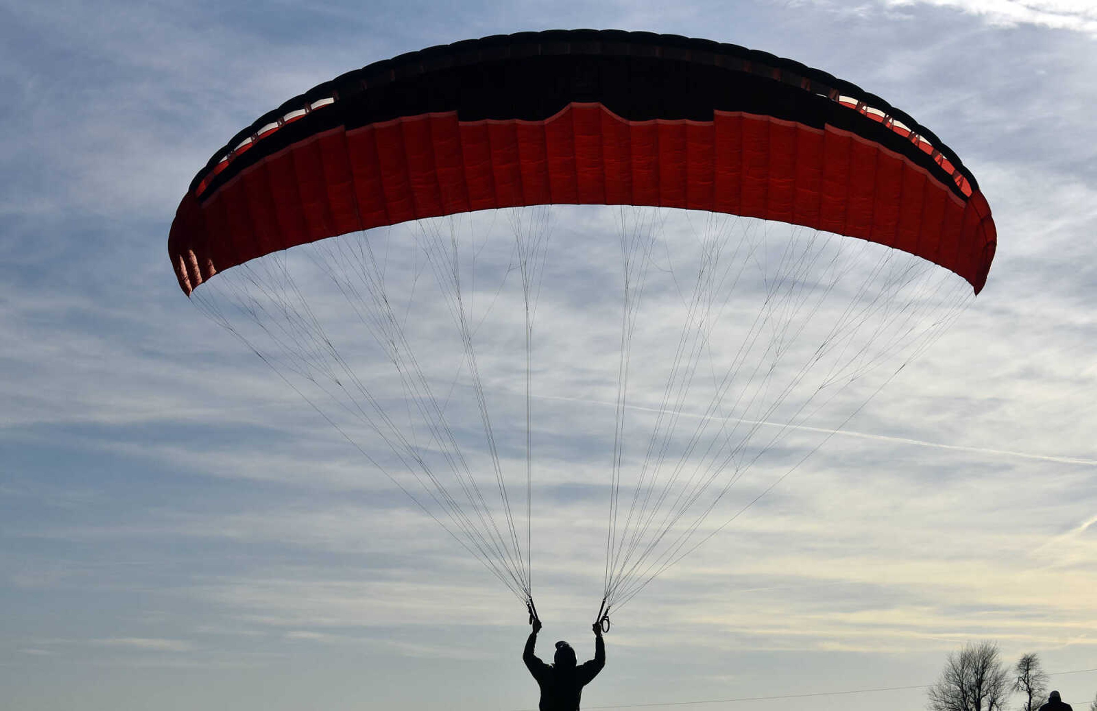 Curt Froemsdorf practices his kiting skills on Wednesday, Feb. 1, 2017, at the Fruitland International Airport in Jackson.