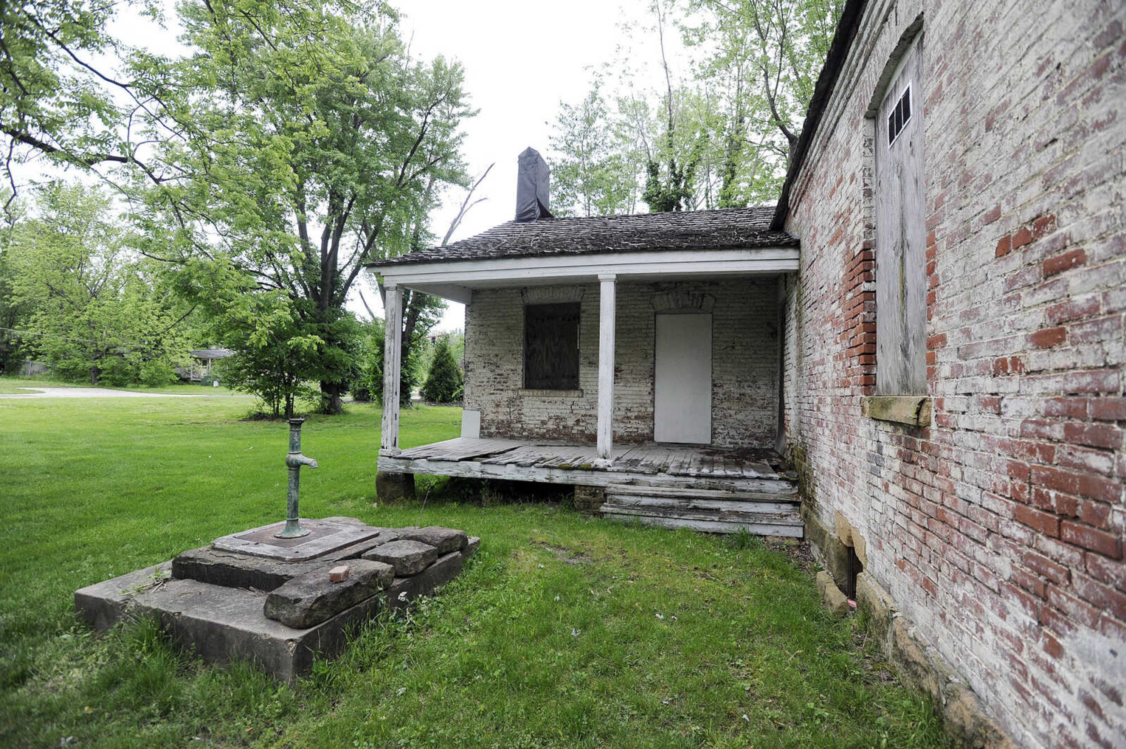 LAURA SIMON ~ lsimon@semissourian.com

The historic Reynolds House as seen on Monday afternoon, May 2, 2016. The Cape Girardeau house, which stands at 623 N. Main Street, was built in 1857.