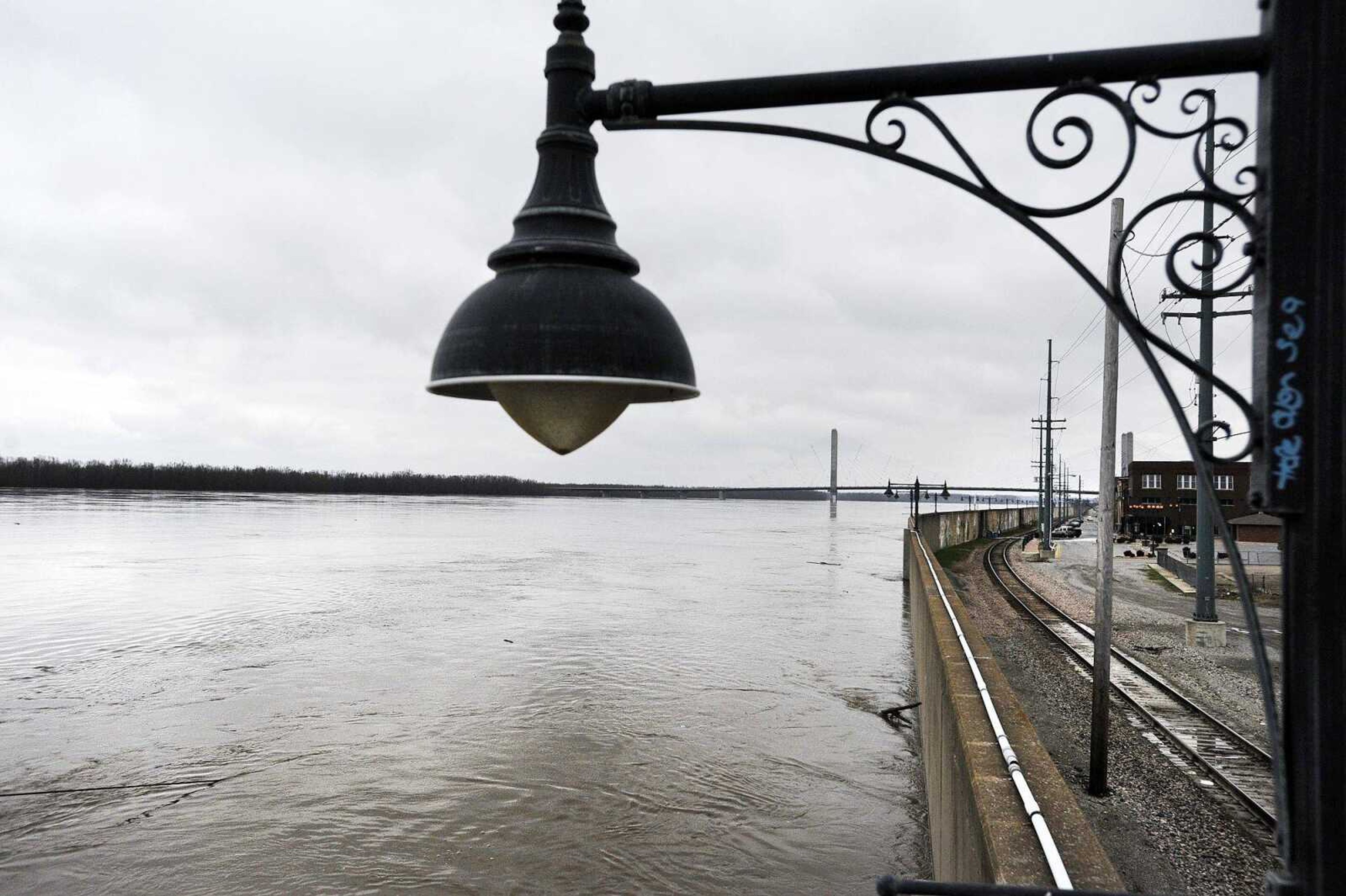 The swollen Mississippi River continues to creep higher Wednesday on the floodwall in downtown Cape Girardeau. (Laura Simon)