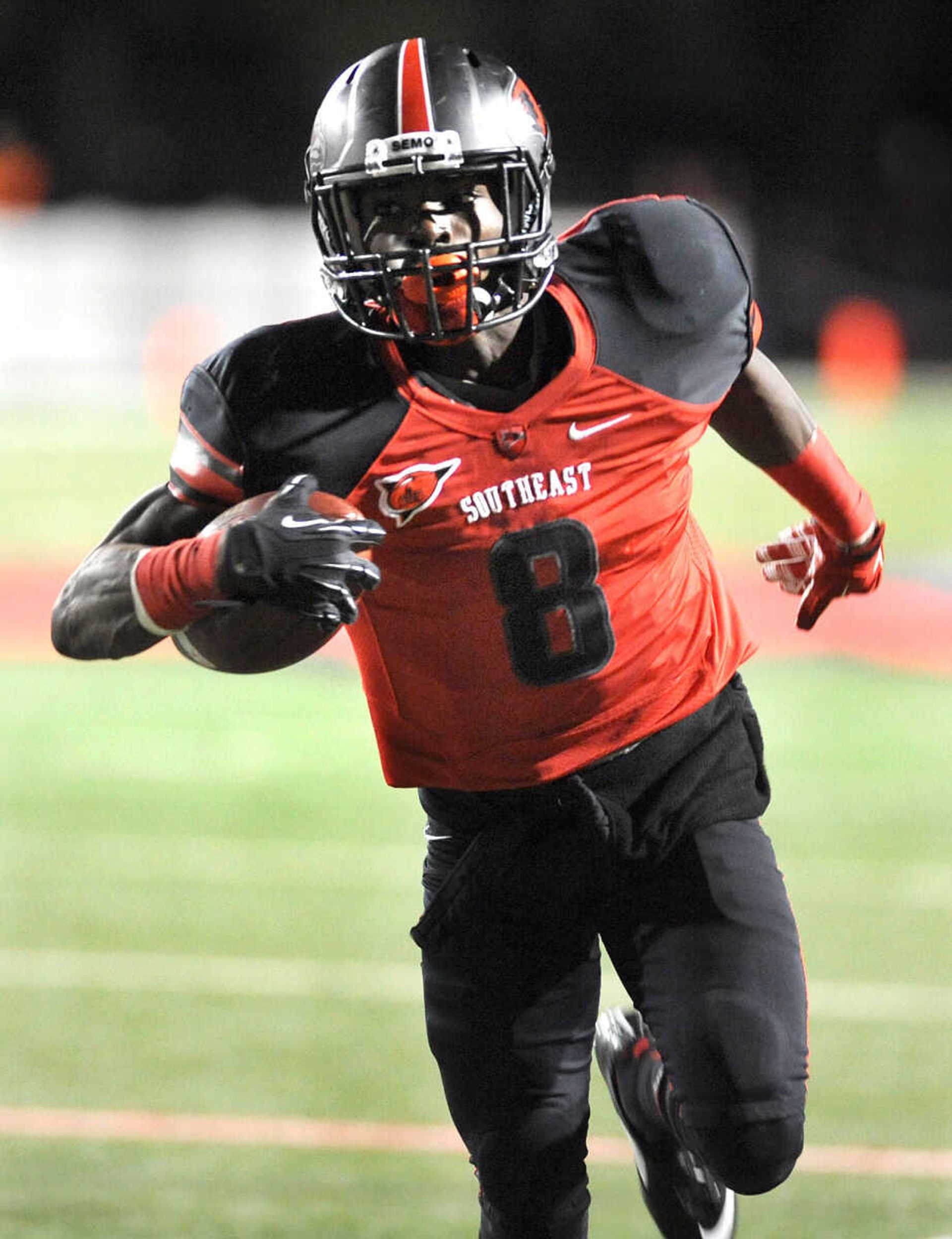 Southeast Missouri State's Tremane McCullough rushes 30 yards to the Murray State 3 before scoring on the next play during the third quarter Saturday, Oct. 3, 2015 at Houck Stadium. (Fred Lynch)