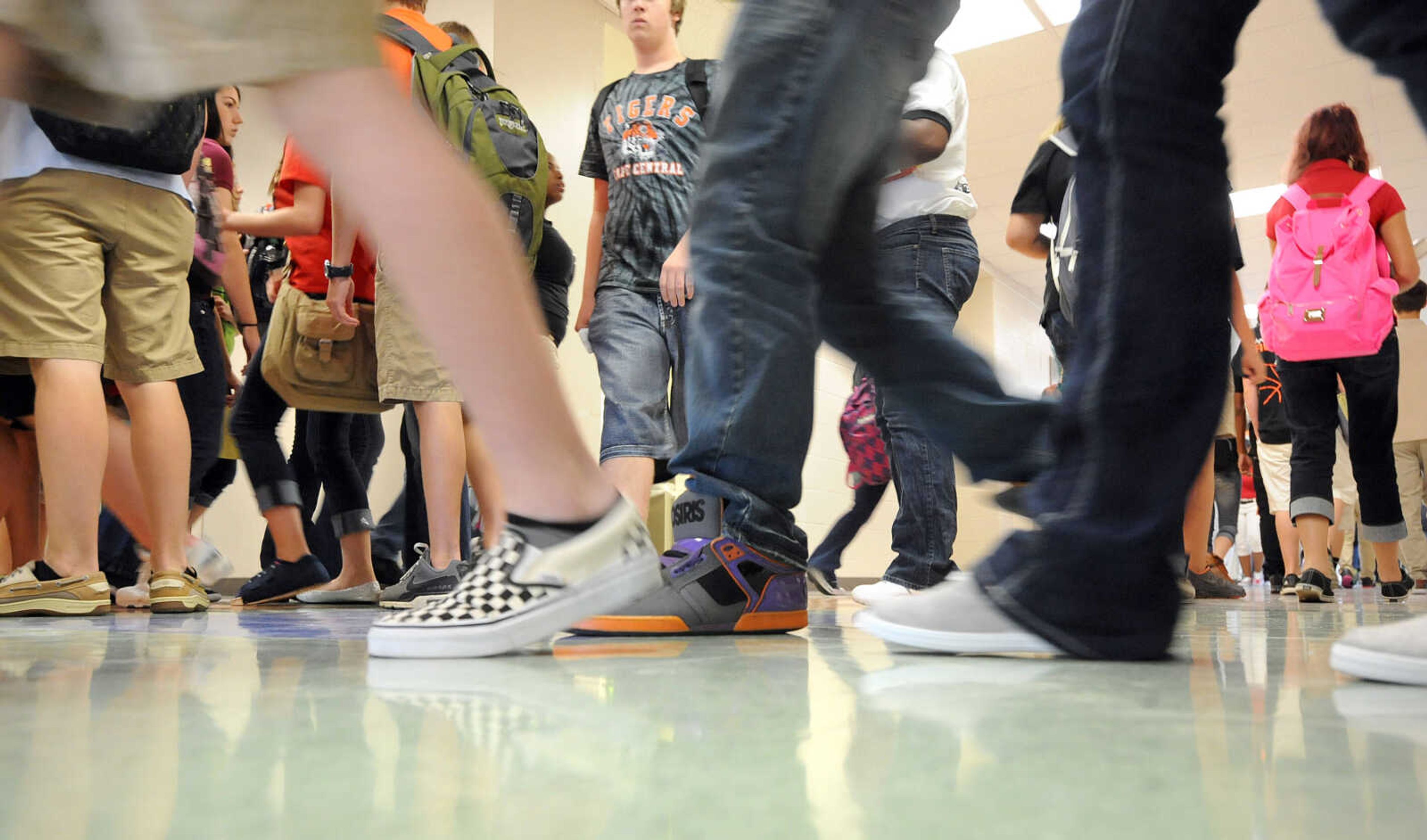 LAURA SIMON ~ lsimon@semissourian.com
Cape Central High School students fill the hallways as they change classes during their first day of school Thursday morning, Aug. 16, 2012.