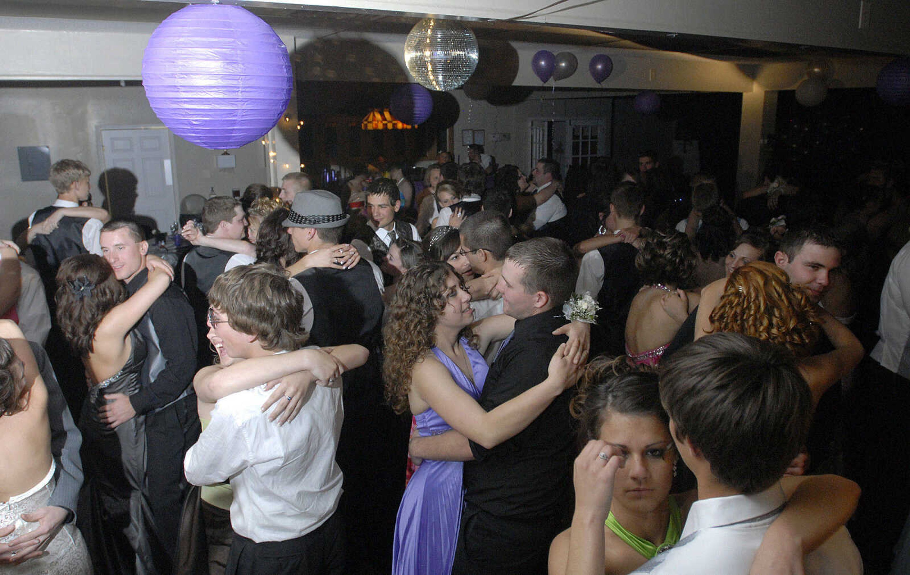 LAURA SIMON~lsimon@semissourian.com
Woodland High School prom "A Night to Remeber" at the Dockside the Upper Deck in Cape Girardeau Saturday, April 10, 2010.