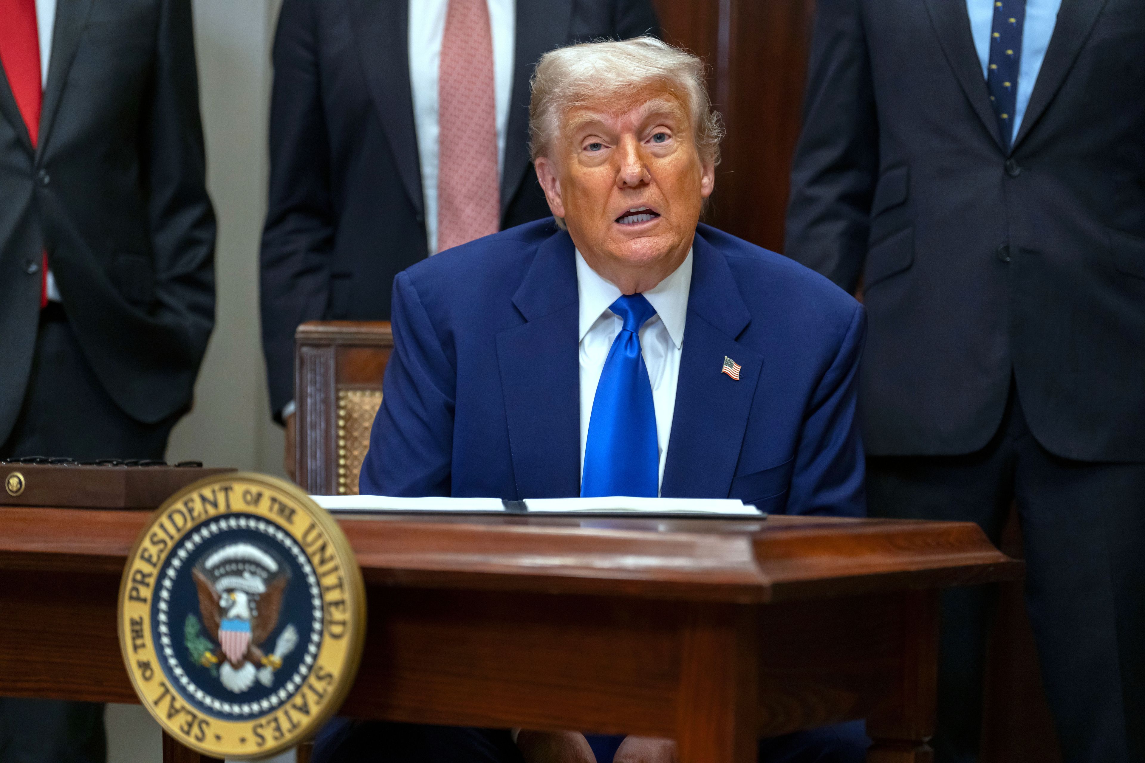Trump's plan to accept free Air Force One replacement from Qatar raises ethical and security worries
