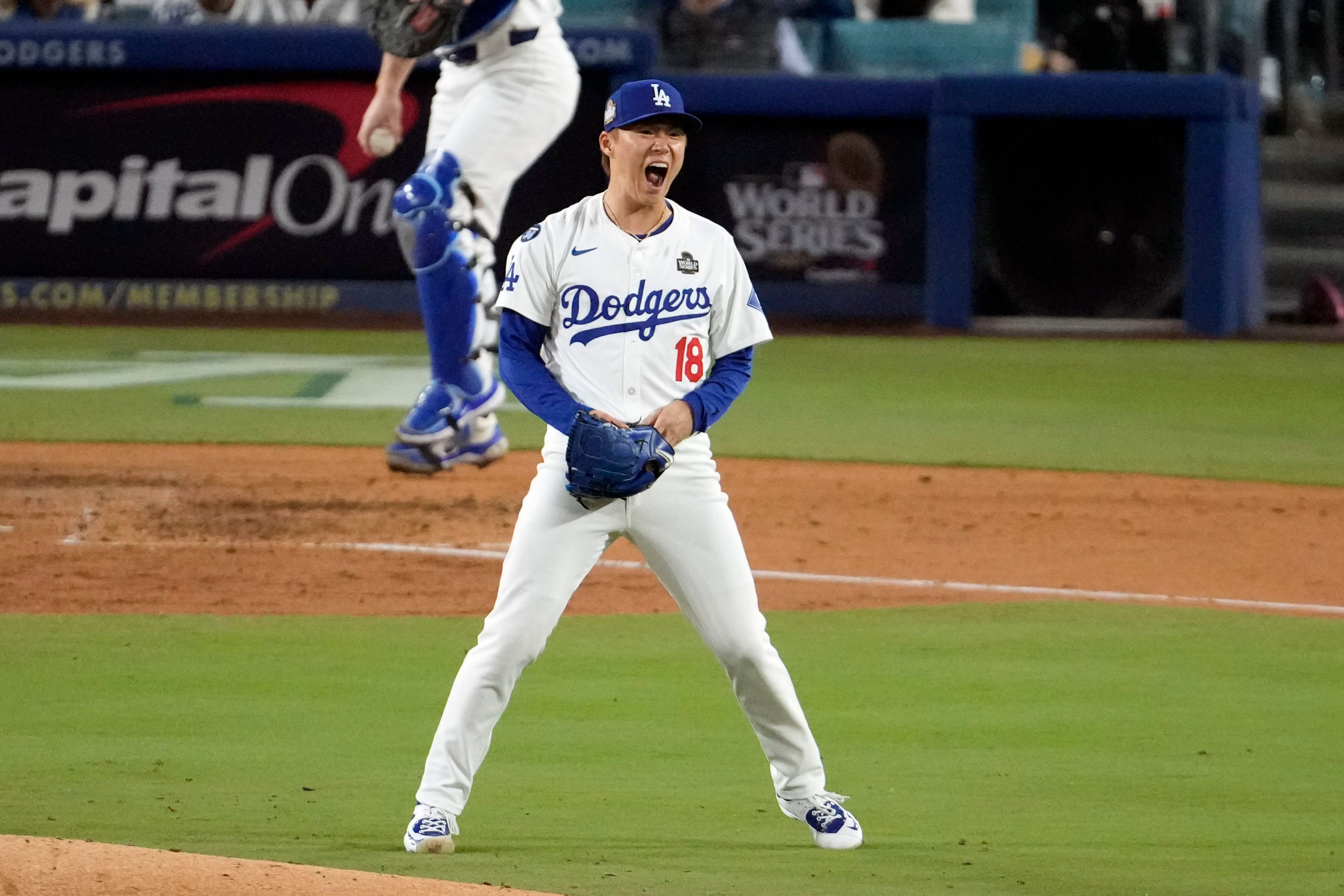 Yamamoto shuts down Yankees, Freeman homers again as Dodgers win 4-2 for 2-0 lead in World Series