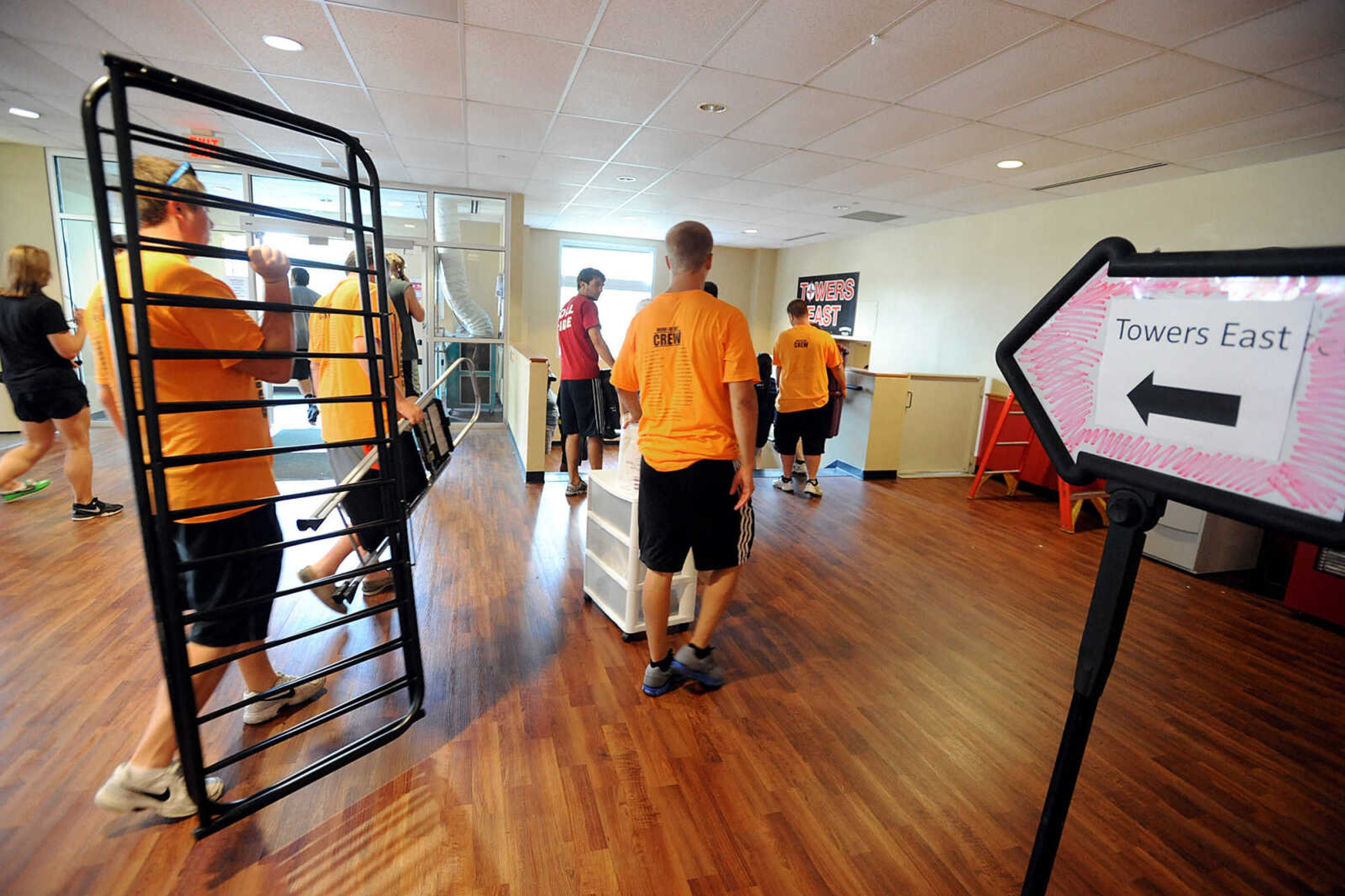 LAURA SIMON ~ lsimon@semissourian.com
Incoming Southeast Missouri State University students move into Towers Thursday morning, Aug. 16, 2012 with help from their families and student helpers.