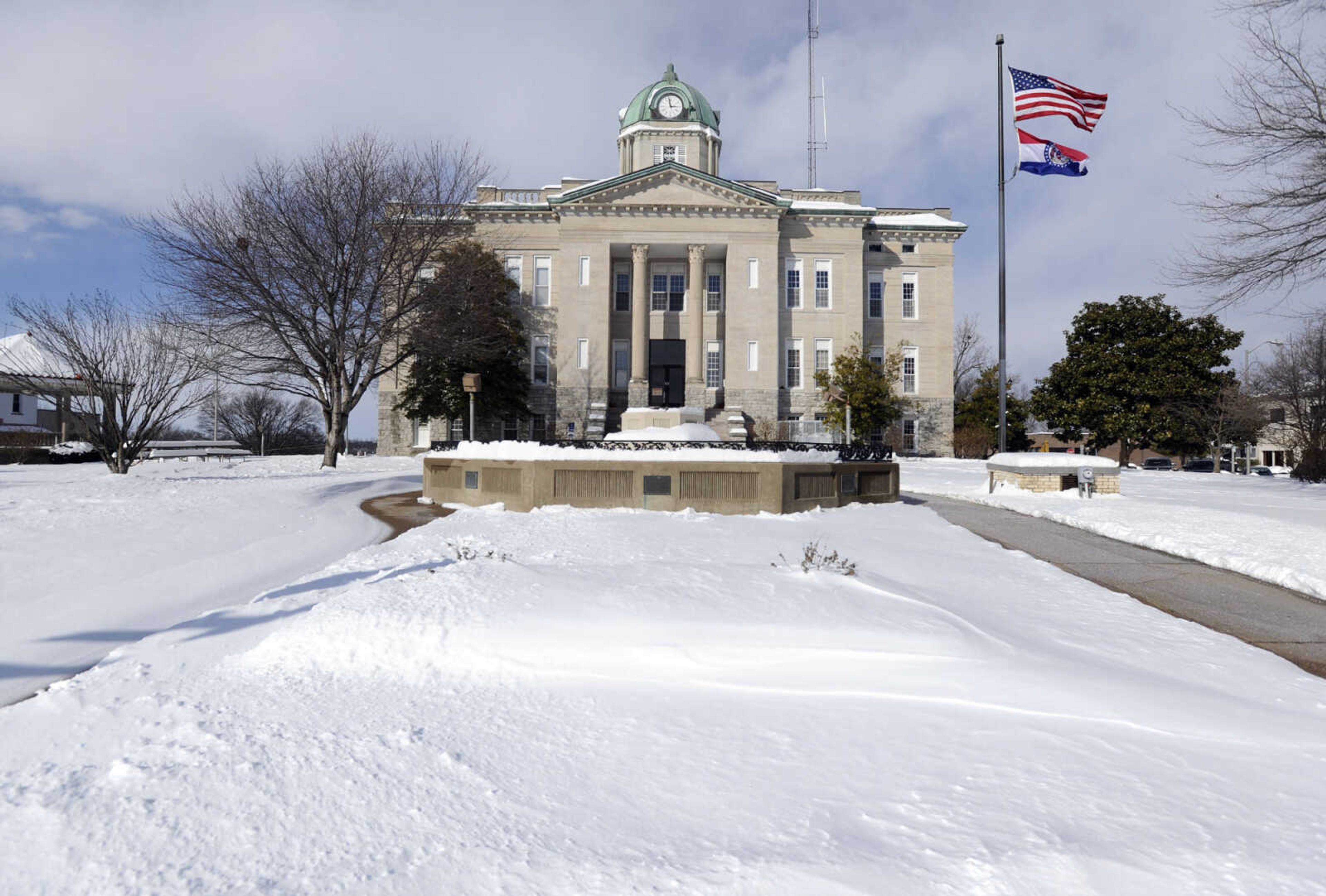 LAURA SIMON ~ lsimon@semissourian.com

The Cape Girardeau County Courthouse in Jackson, Missouri, as seen Wednesday, Feb. 18, 2015.