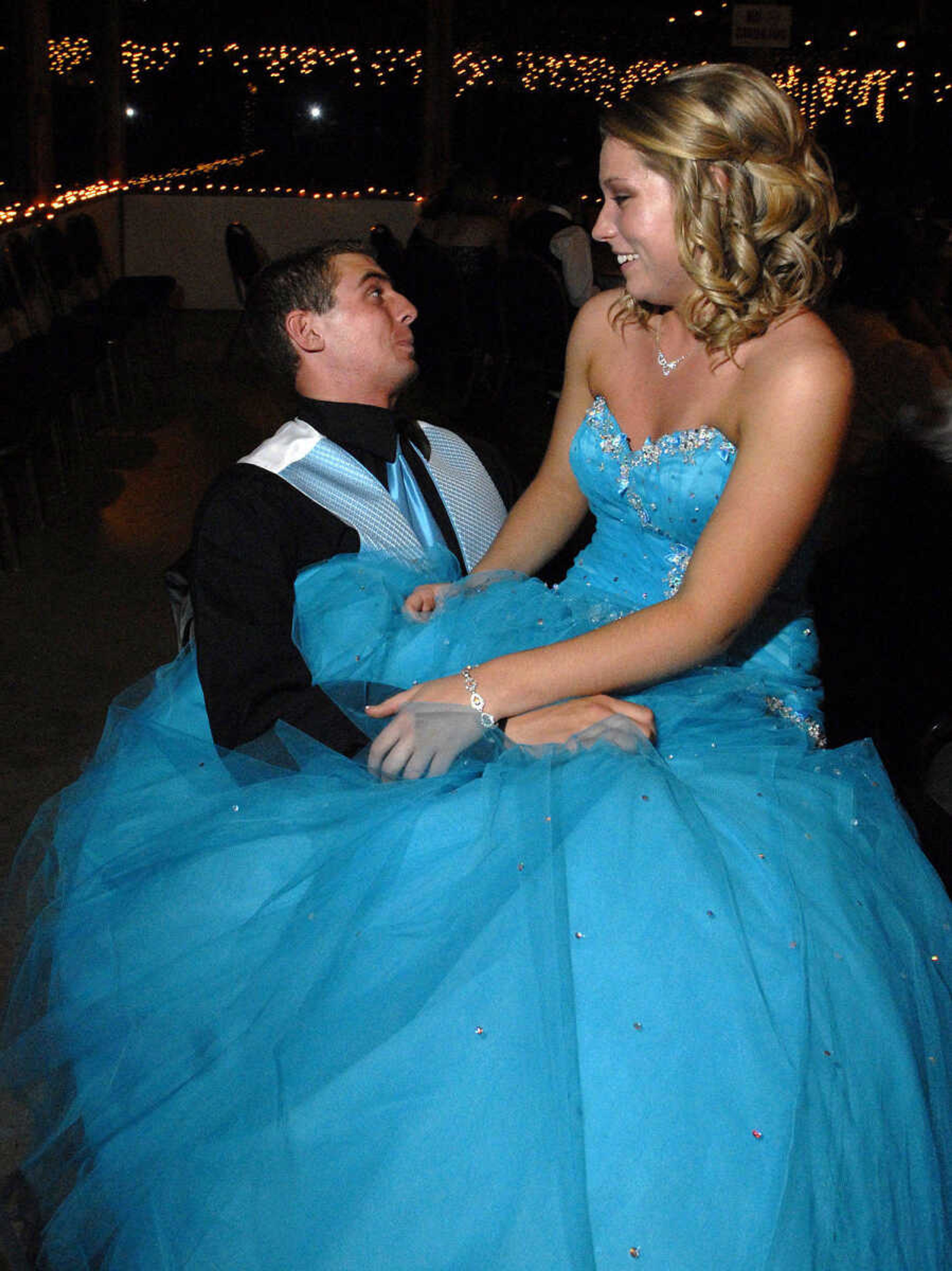 LAURA SIMON~lsimon@semissourian.com
Meadow Heights' prom "A Night to Remember" was held Saturday, April 30, 2011 at Deerfield Lodge.