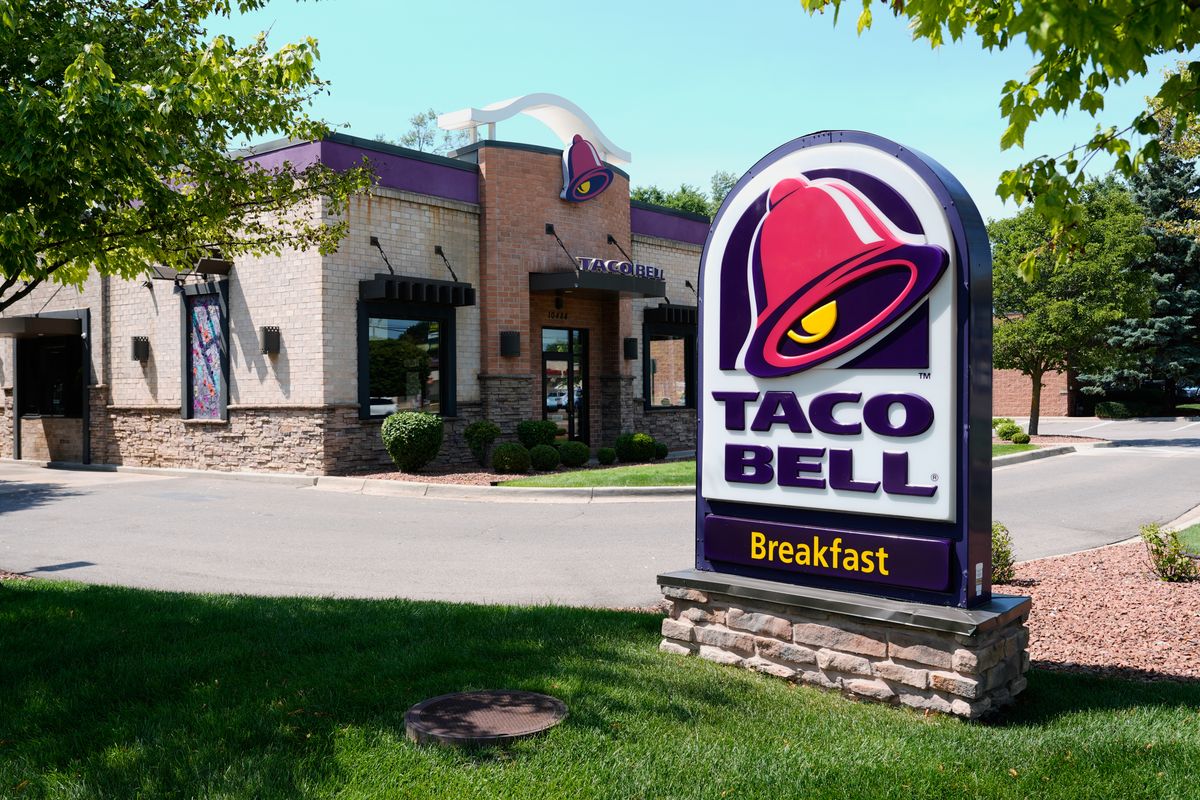 Lettuce at Taco Bell in 5 states confirmed as a source of di...