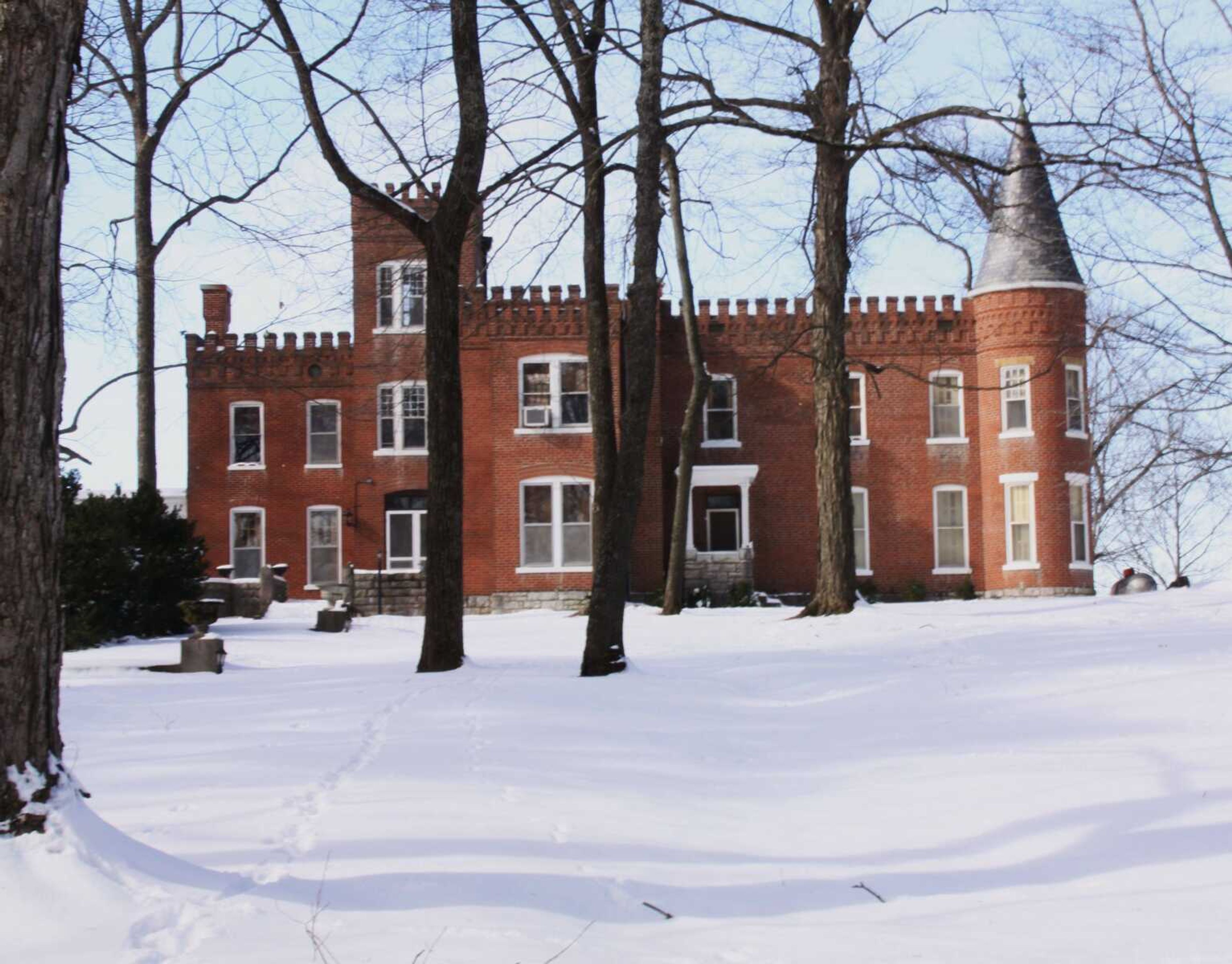 Elmwood Manor, built in 1797 off what now is Bloomfield Road in Cape Girardeau, was modeled after Dalhousie Castle in Scotland. Carl Armstrong has published a book about Elmwood Manor and other historic structures and families in the Cape Girardeau area.