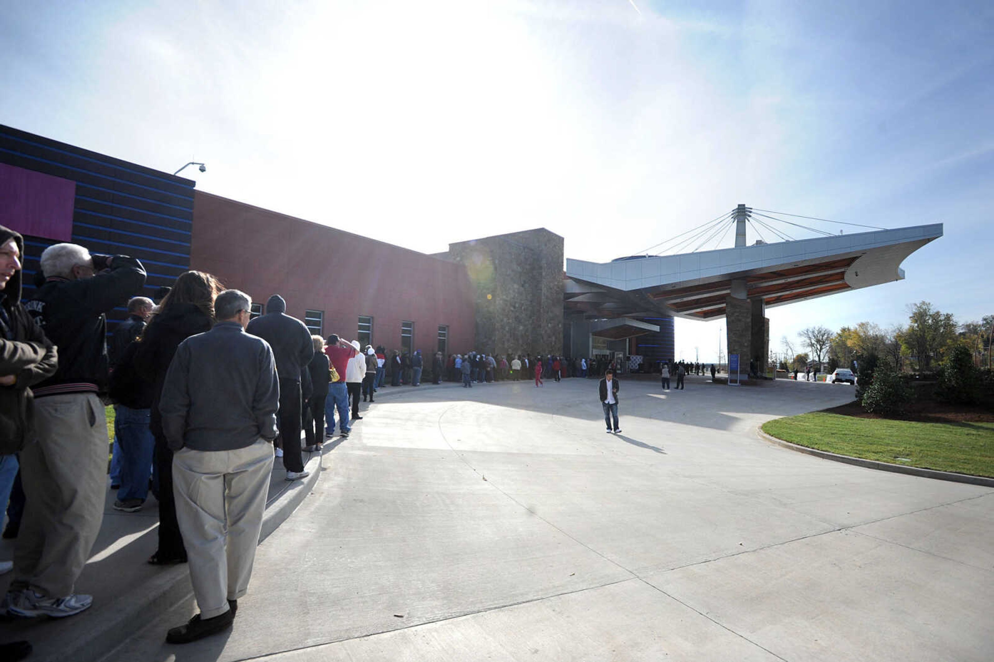 LAURA SIMON ~ lsimon@semissourian.com
People line up outside for opening day Tuesday morning, Oct. 30, 2012 of Isle Casino Cape Girardeau.