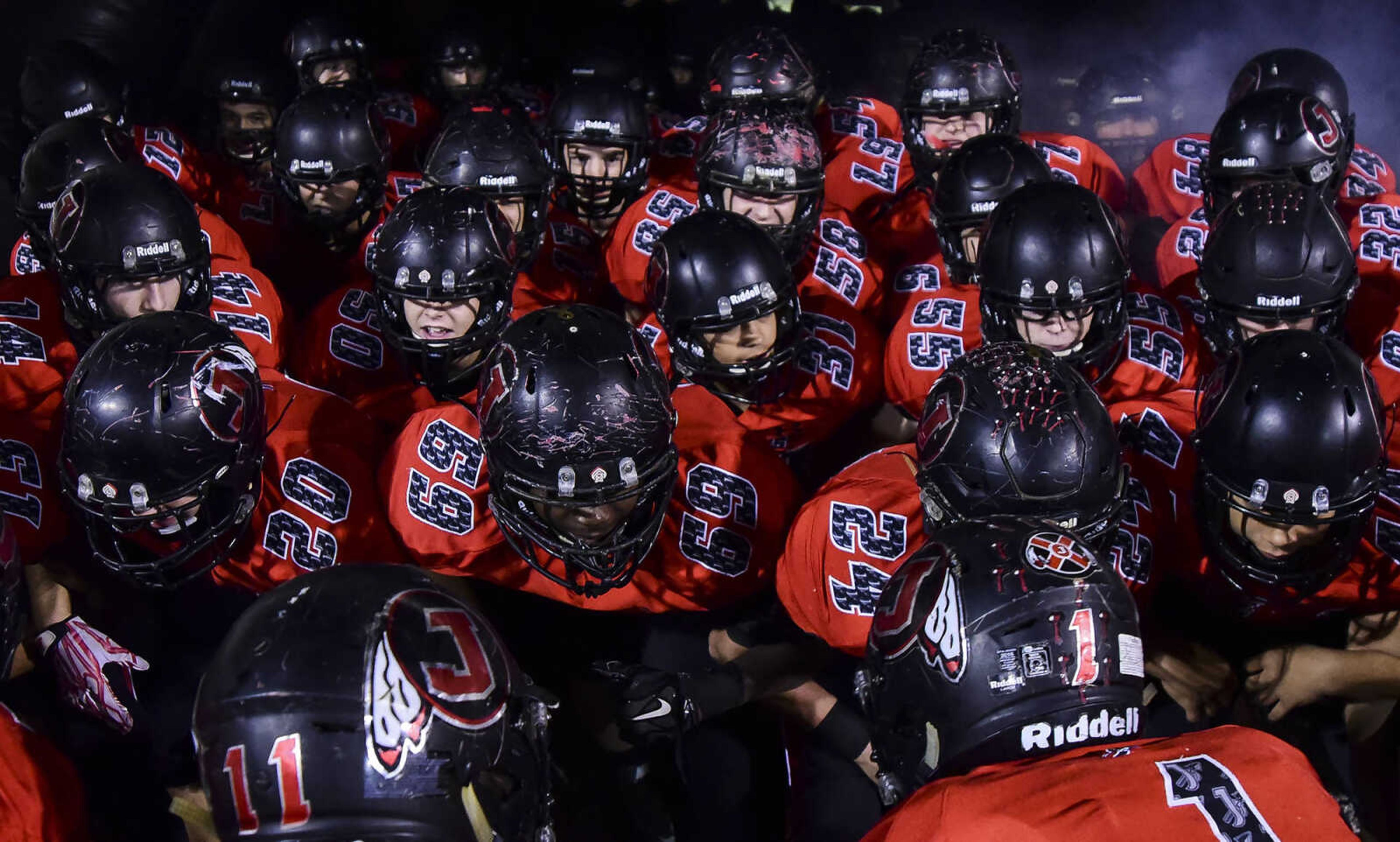 ANDREW J. WHITAKER ~ awhitaker@semissourian.com
Jackson football team gather before the district championship game between Jackson and Vianney Friday, Nov. 4, 2016 in Jackson. Vianney won 49-14.