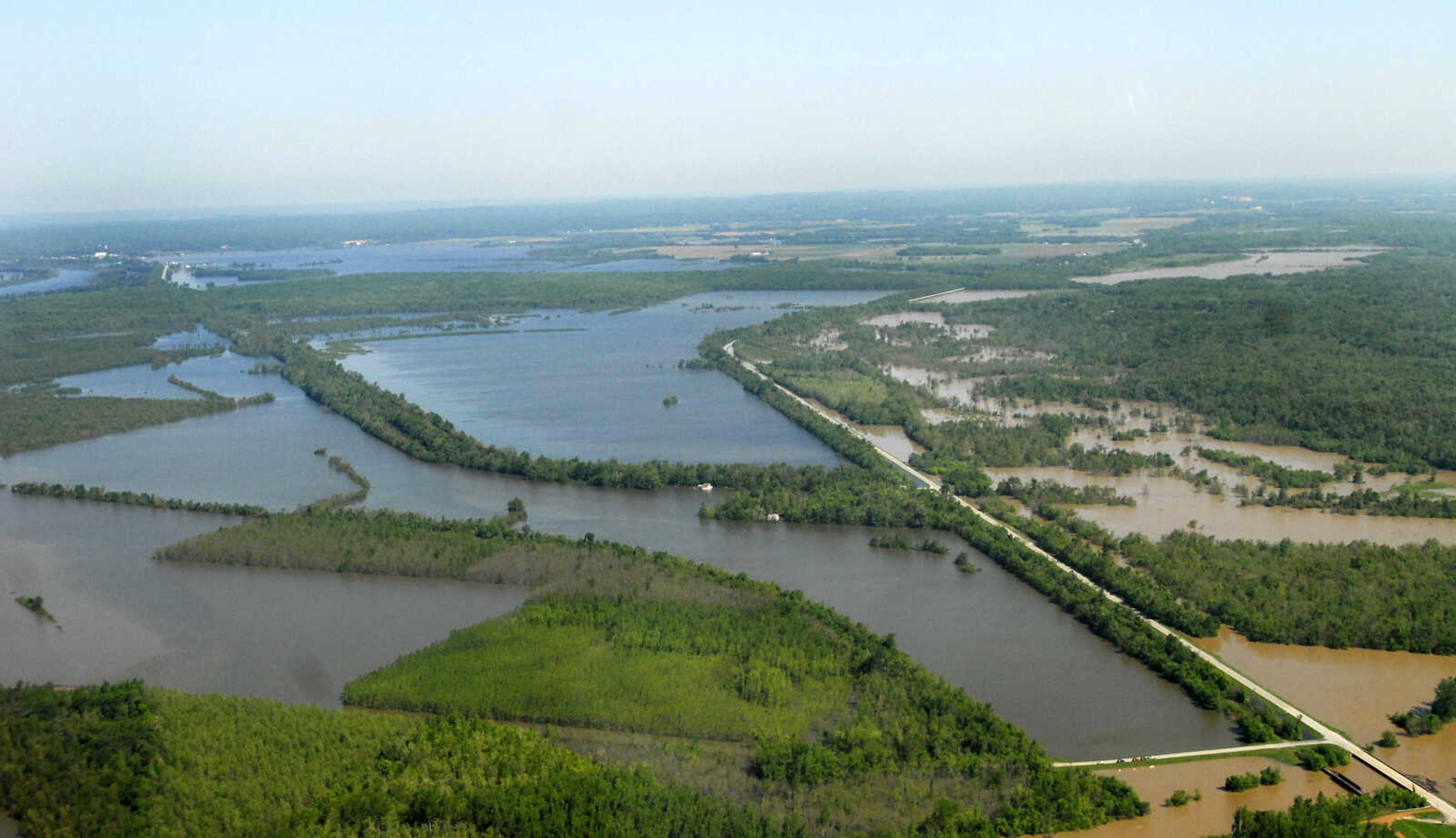 KRISTIN EBERTS ~ keberts@semissourian.com

Floodwater drowns the area south of Horseshoe Lake near Willard, Ill., on Thursday, April 28, 2011.