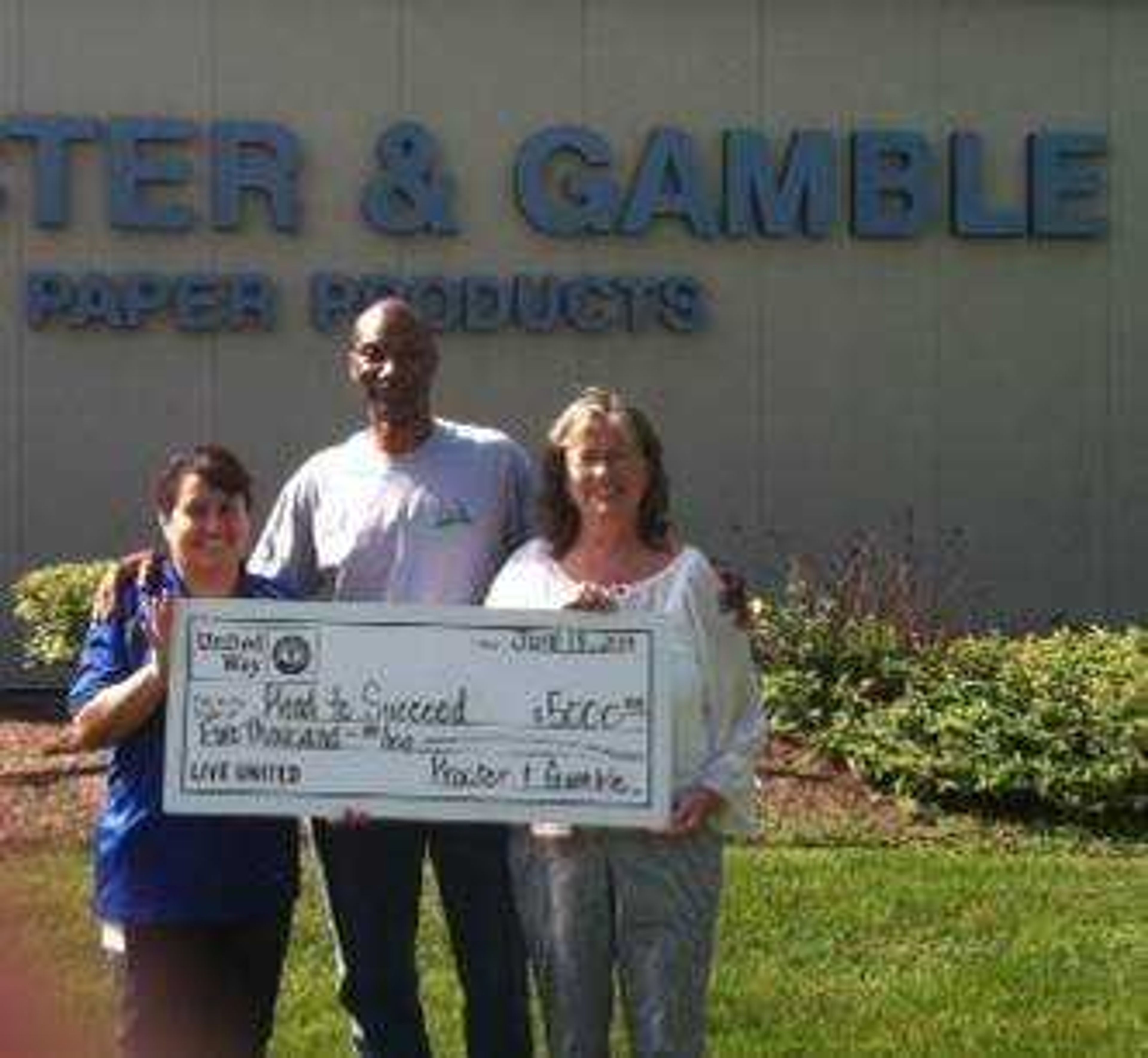 Procter and Gamble Donates to United Way's Read to Succeed Program